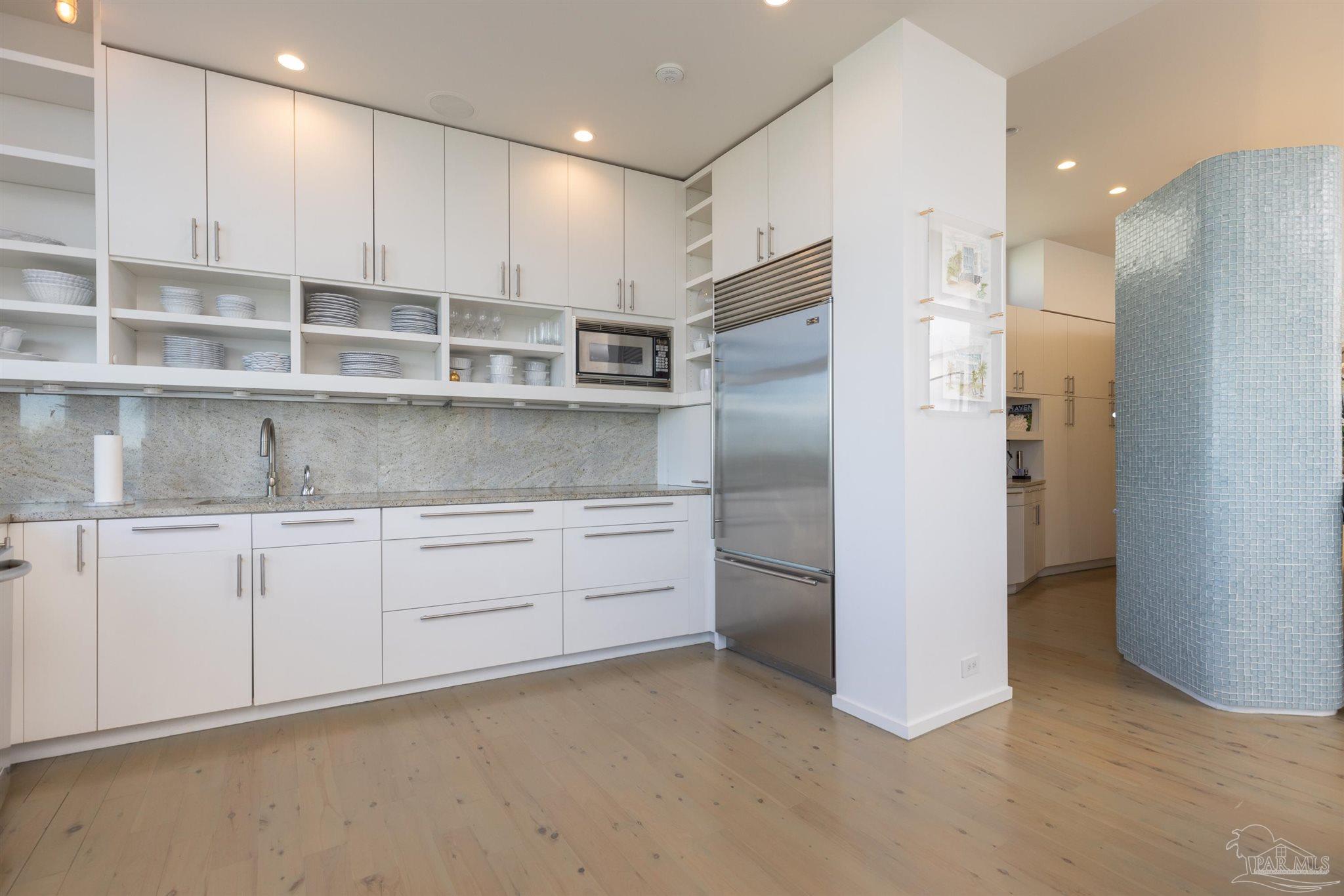27 E Galvez Ct