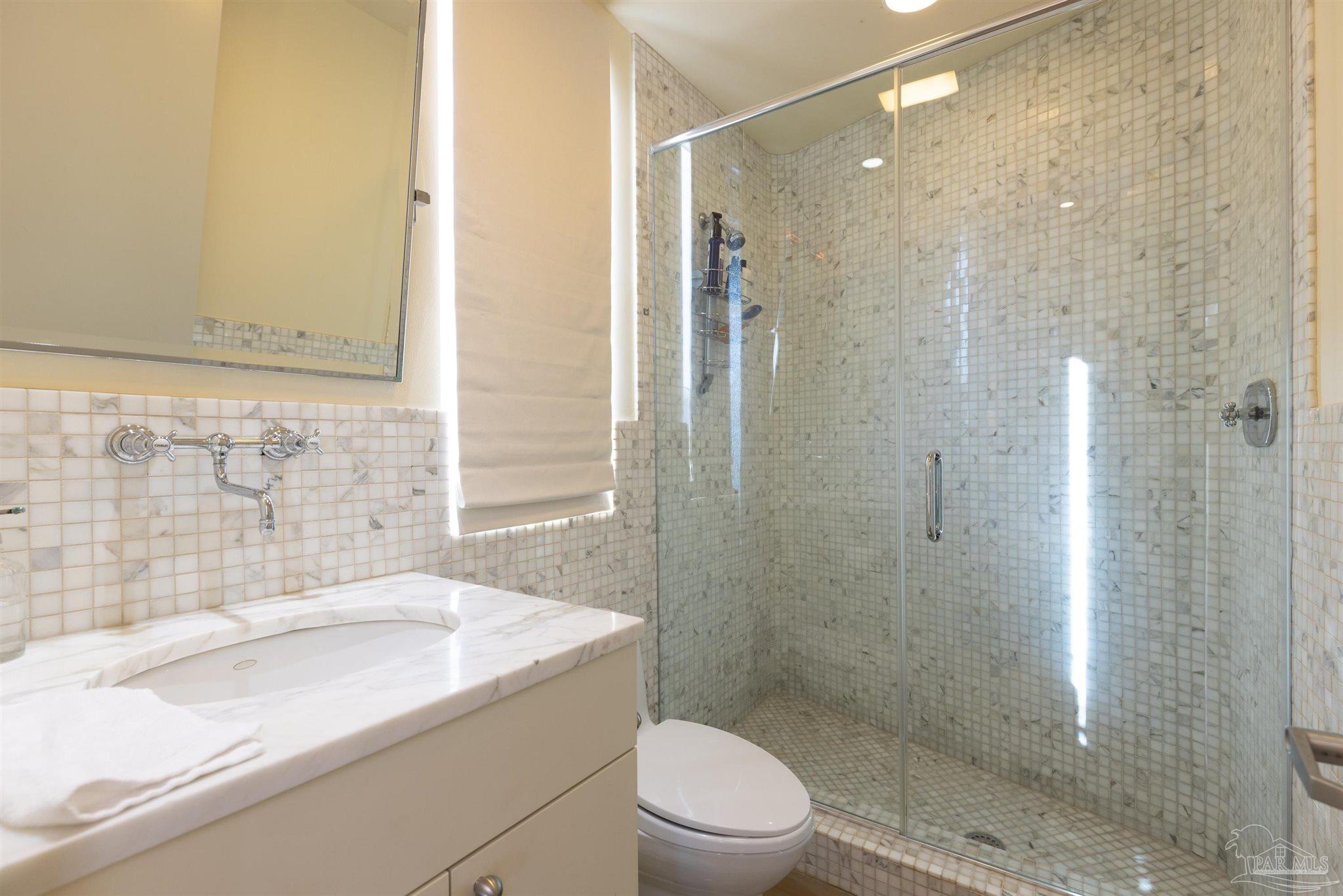 27 E Galvez Ct