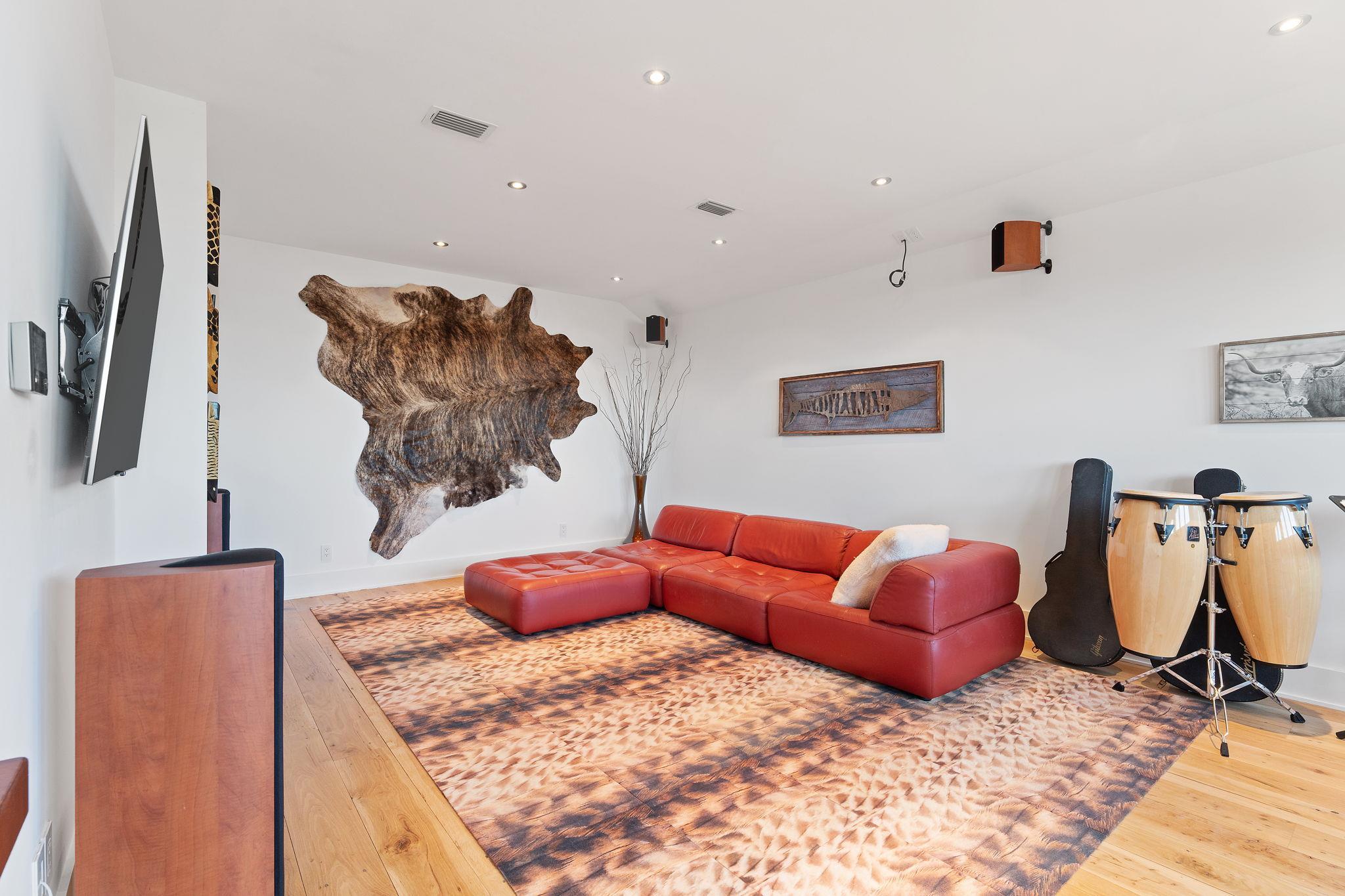 104 Siguenza Dr