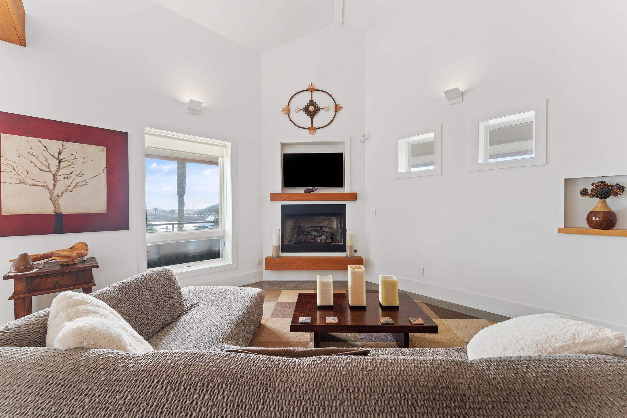 104 Siguenza Dr