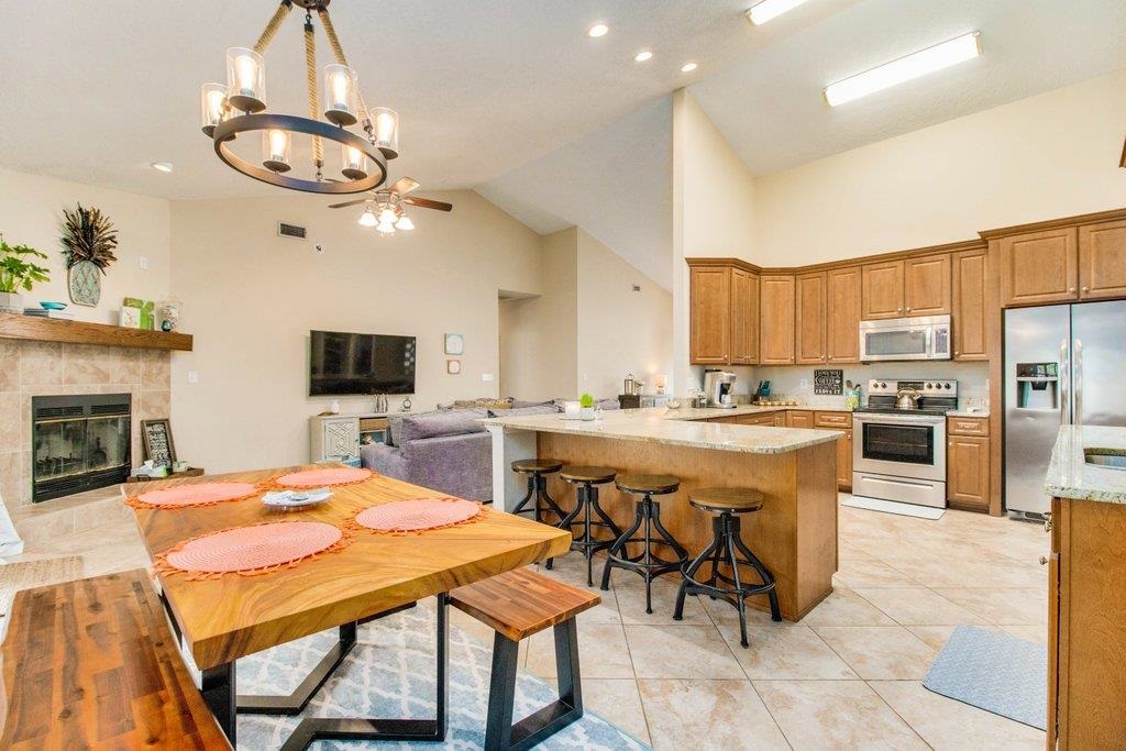 1002 Coronado Ct