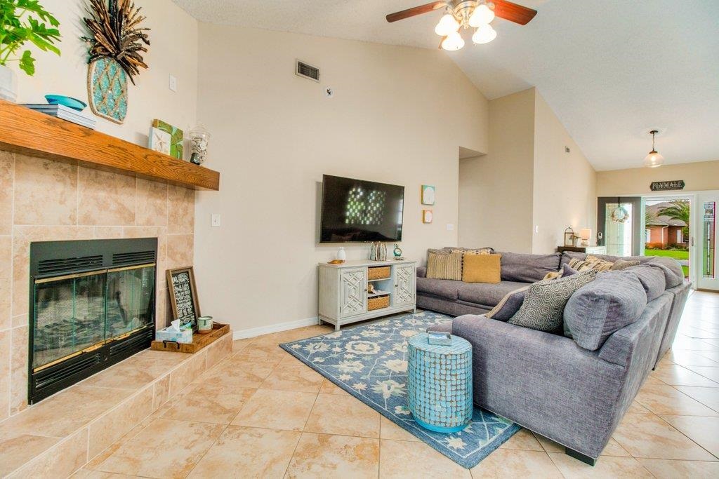 1002 Coronado Ct