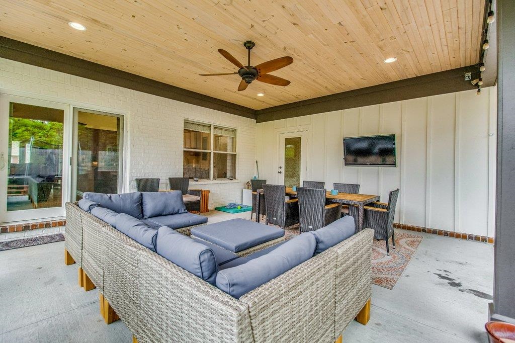1002 Coronado Ct