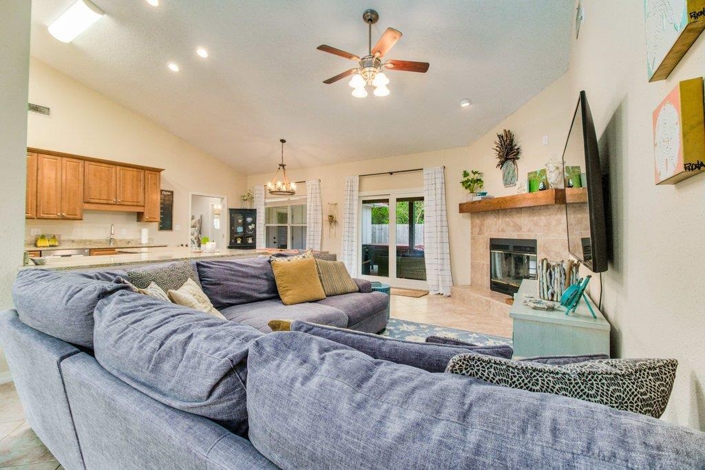 1002 Coronado Ct