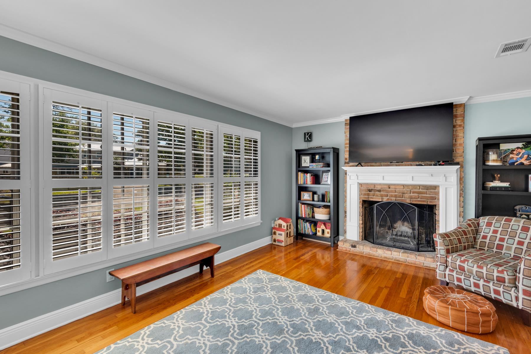 3931 Raintree Dr
