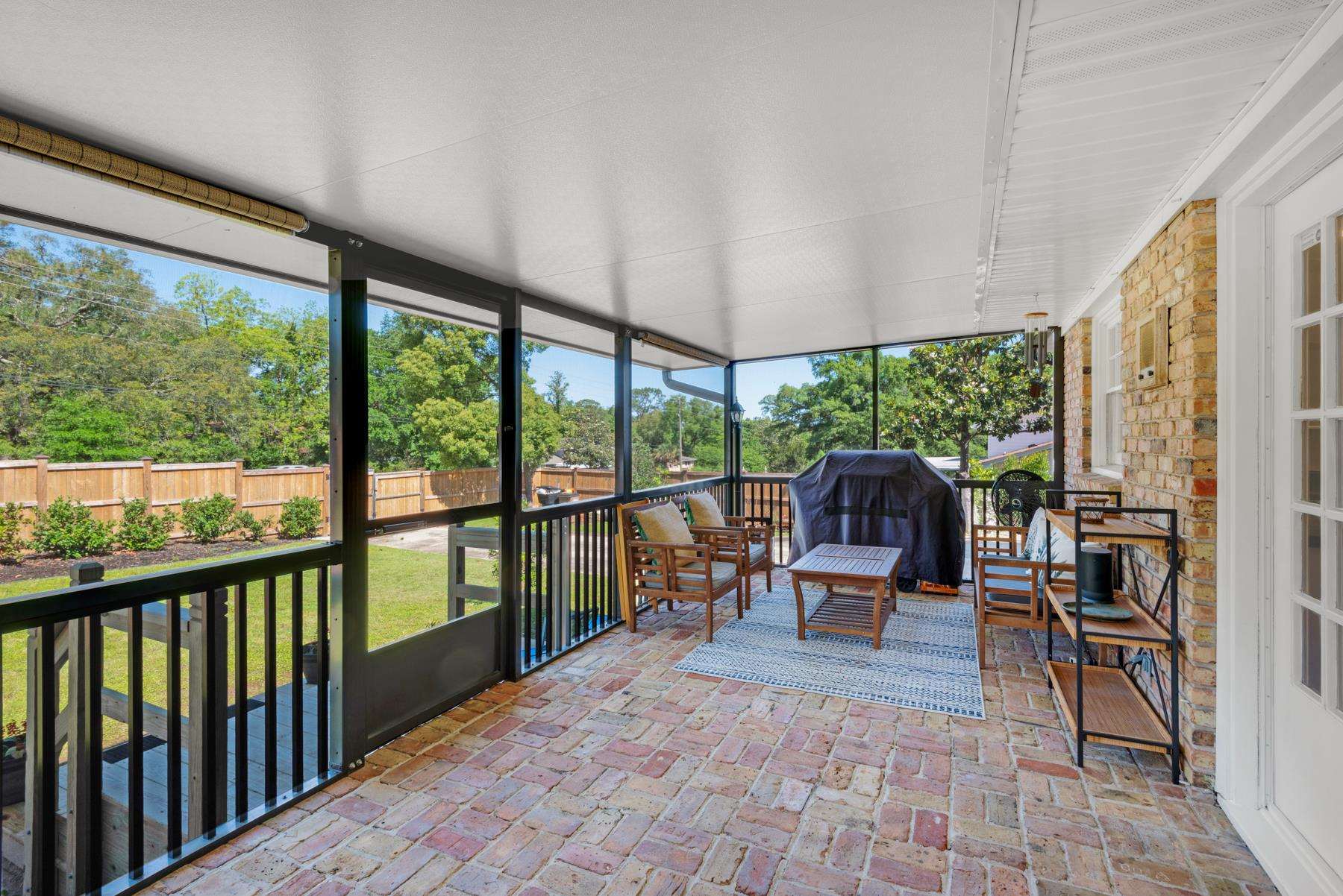 3931 Raintree Dr