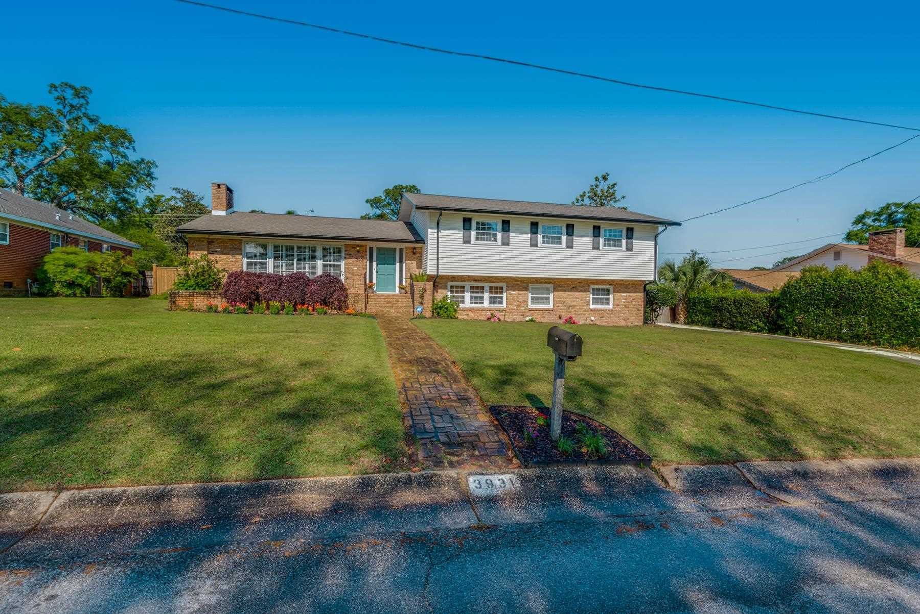 3931 Raintree Dr