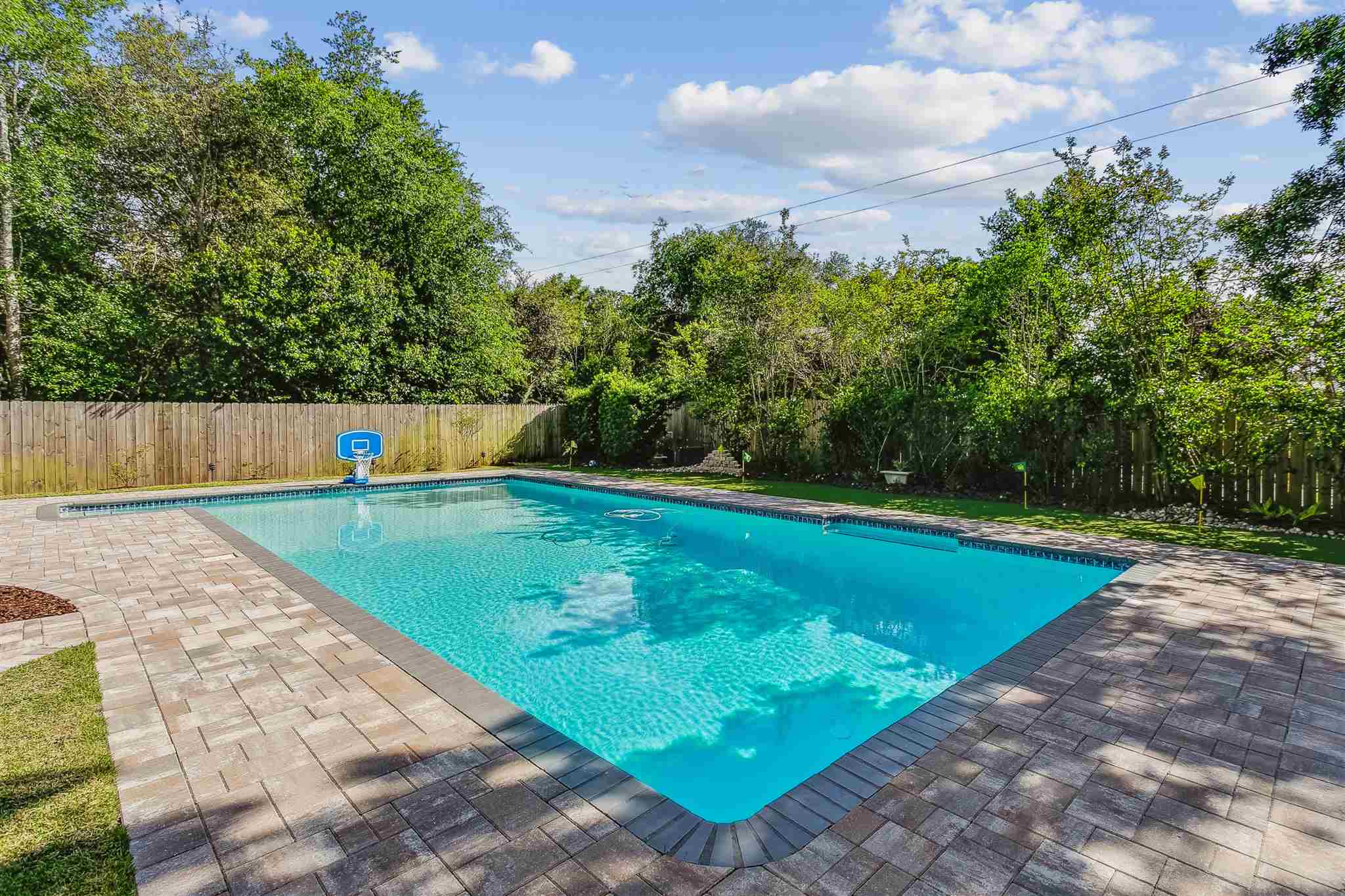 1 Fairpoint Pl