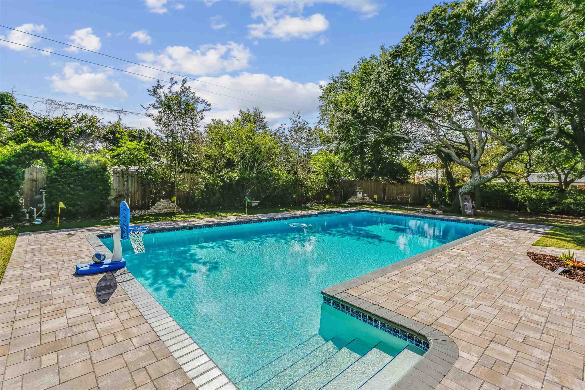 1 Fairpoint Pl