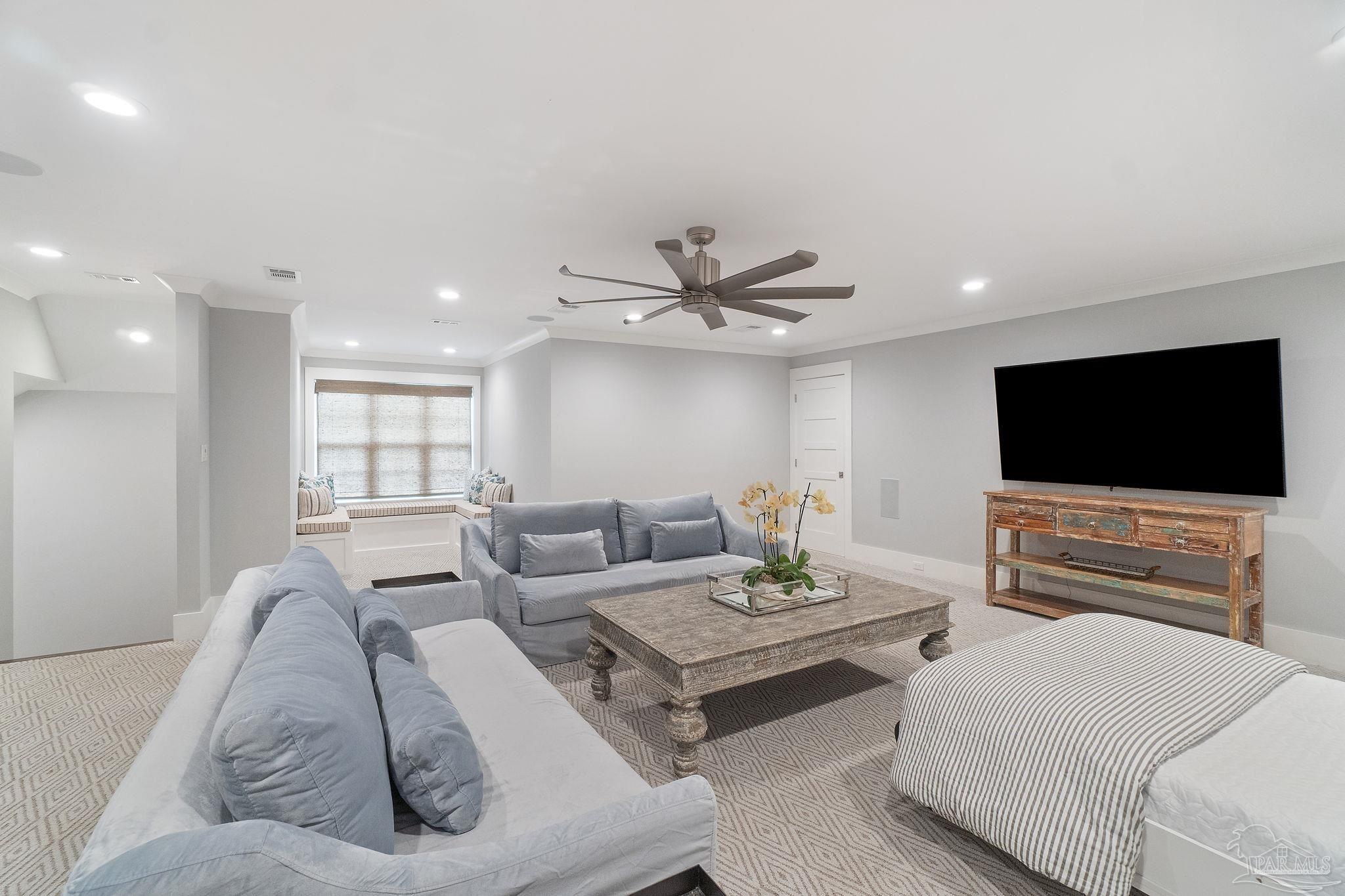 1199 Naples Dr