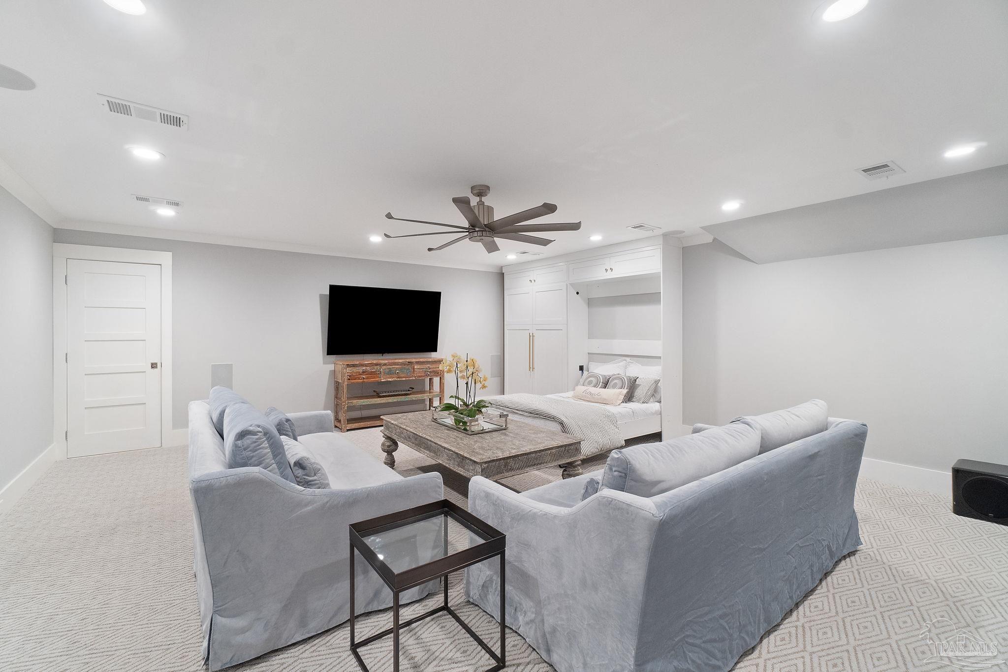 1199 Naples Dr