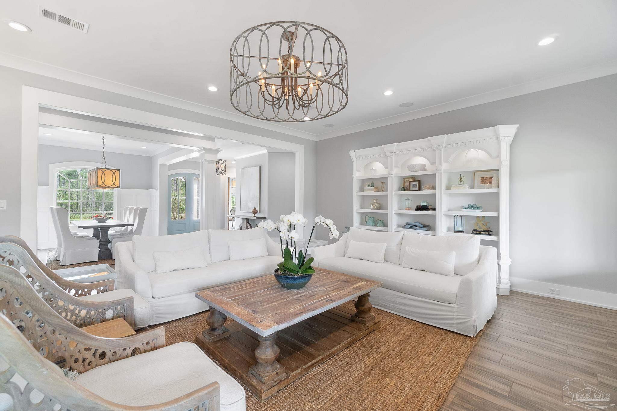 1199 Naples Dr