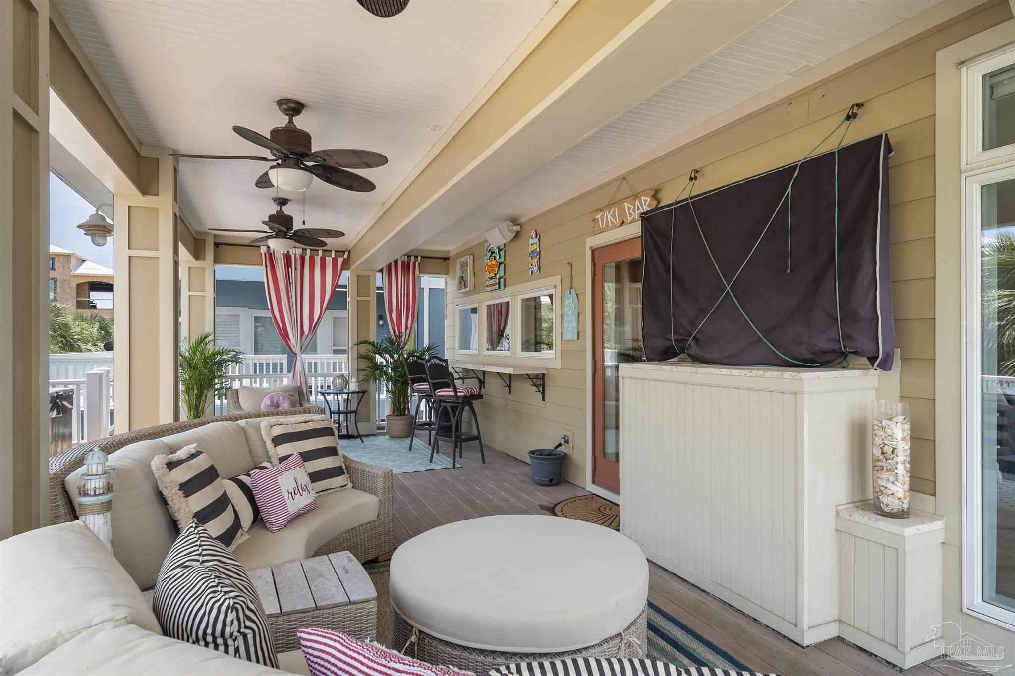 18 W Galvez Ct