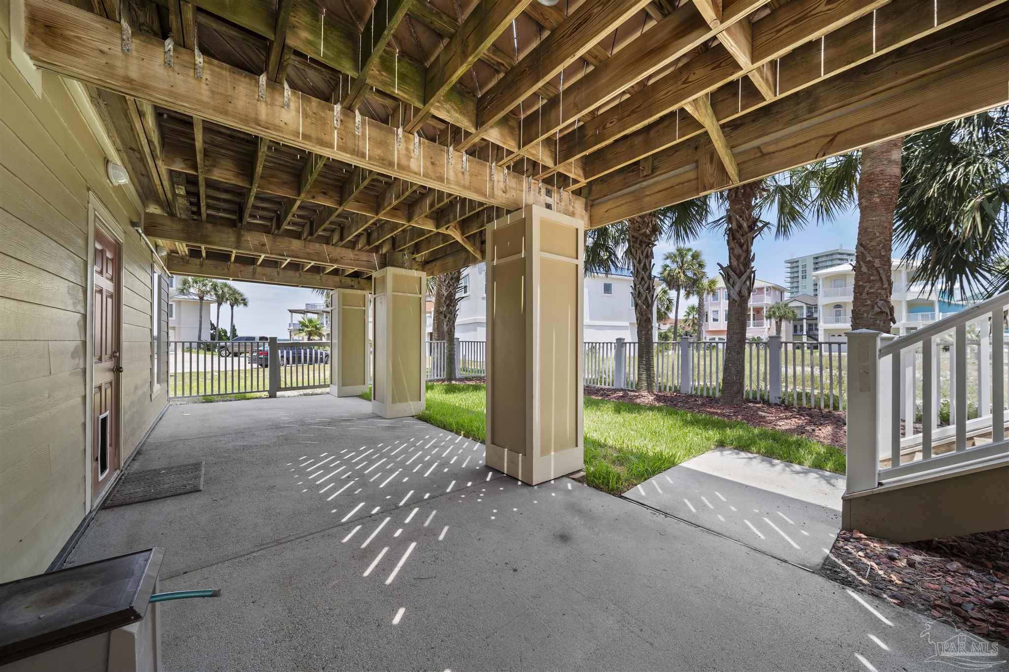 18 W Galvez Ct