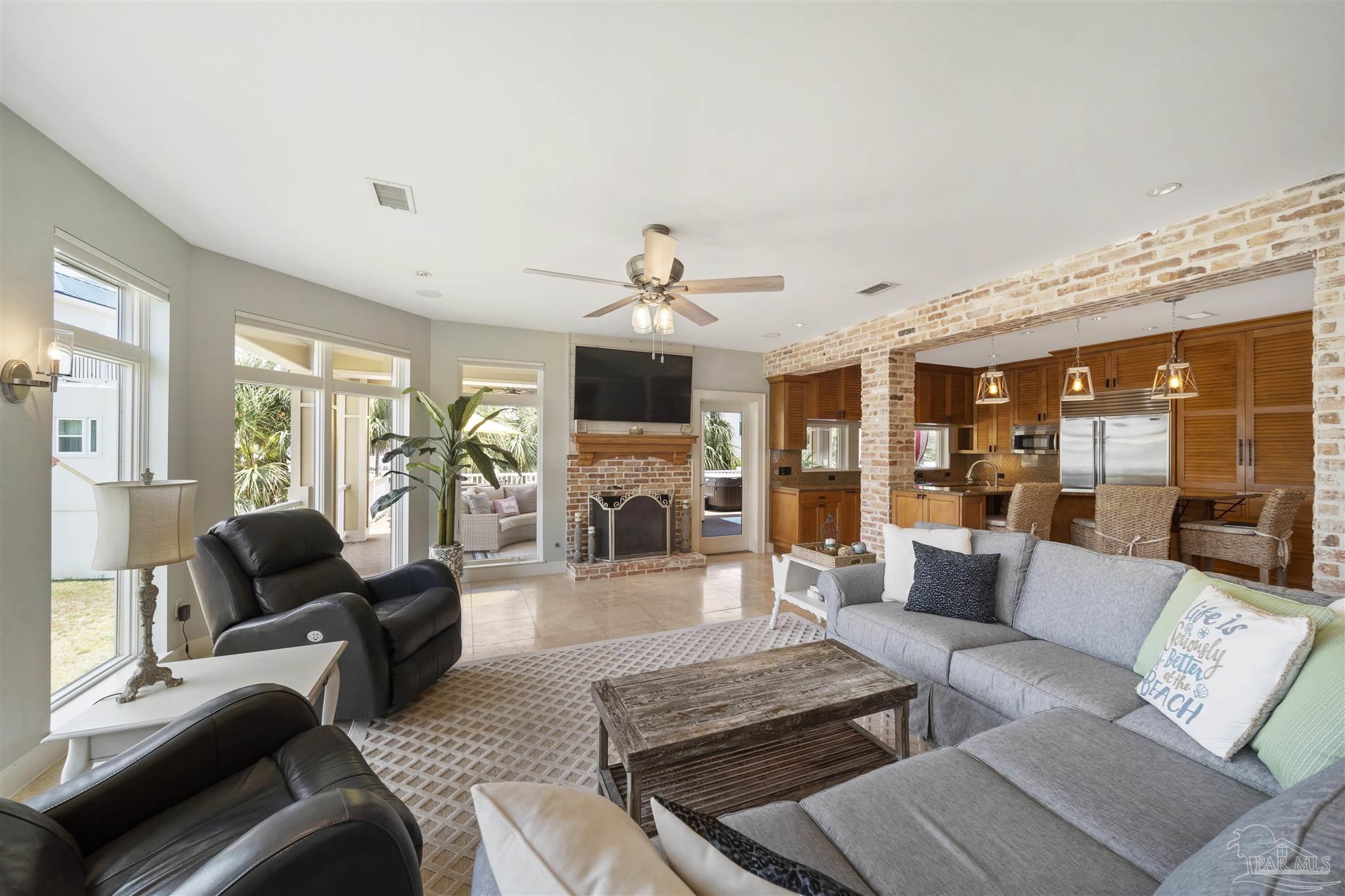 18 W Galvez Ct