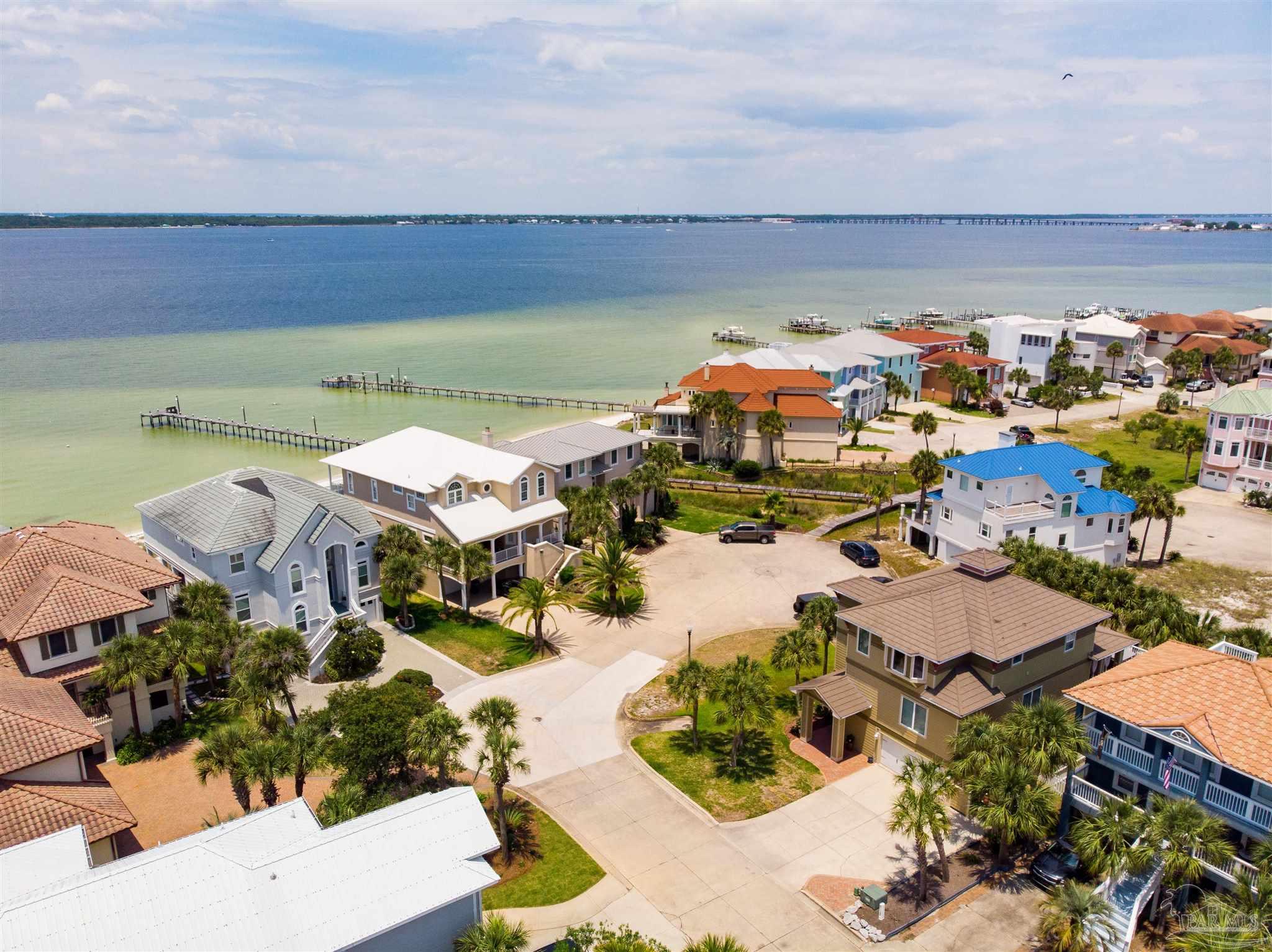 18 W Galvez Ct