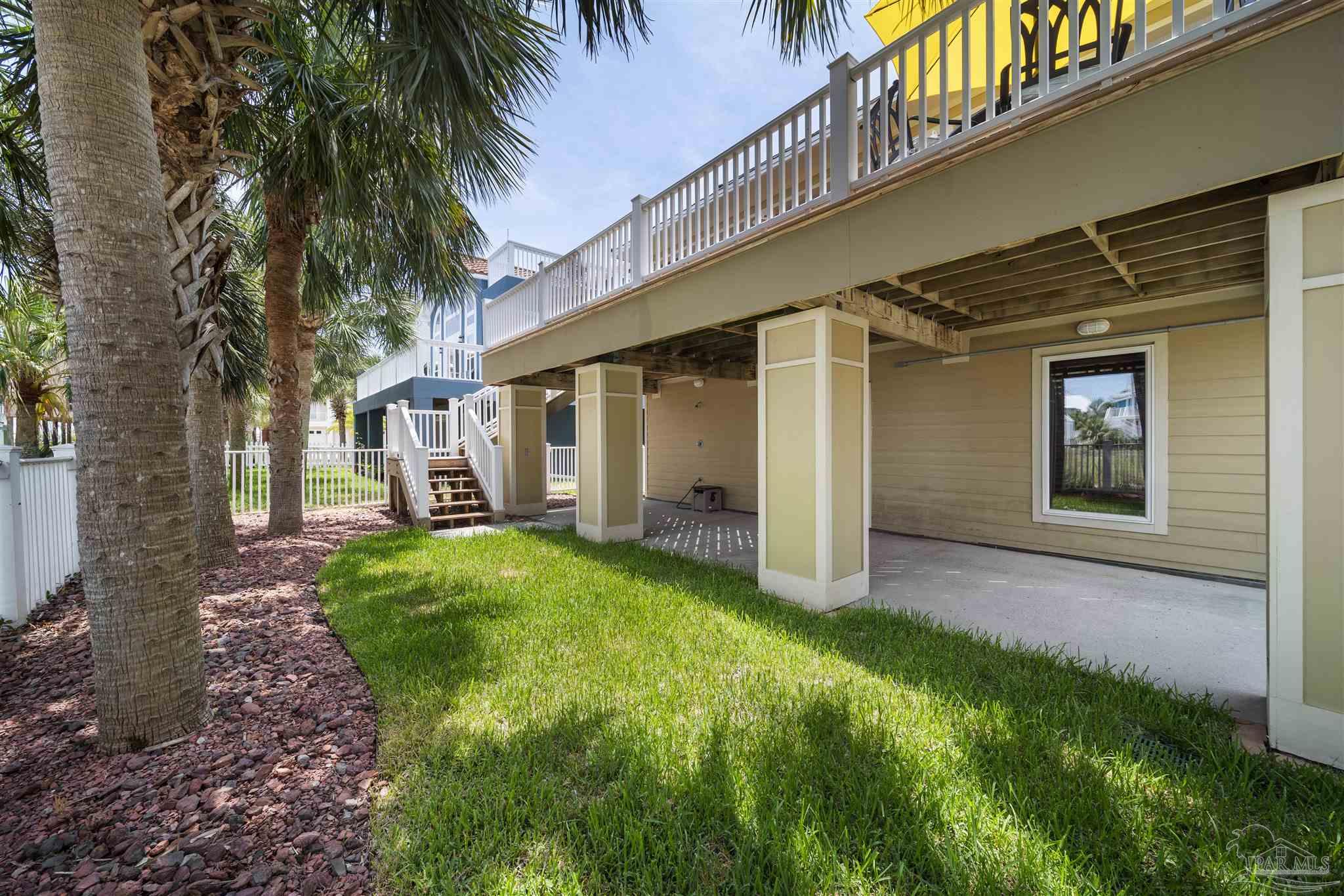 18 W Galvez Ct