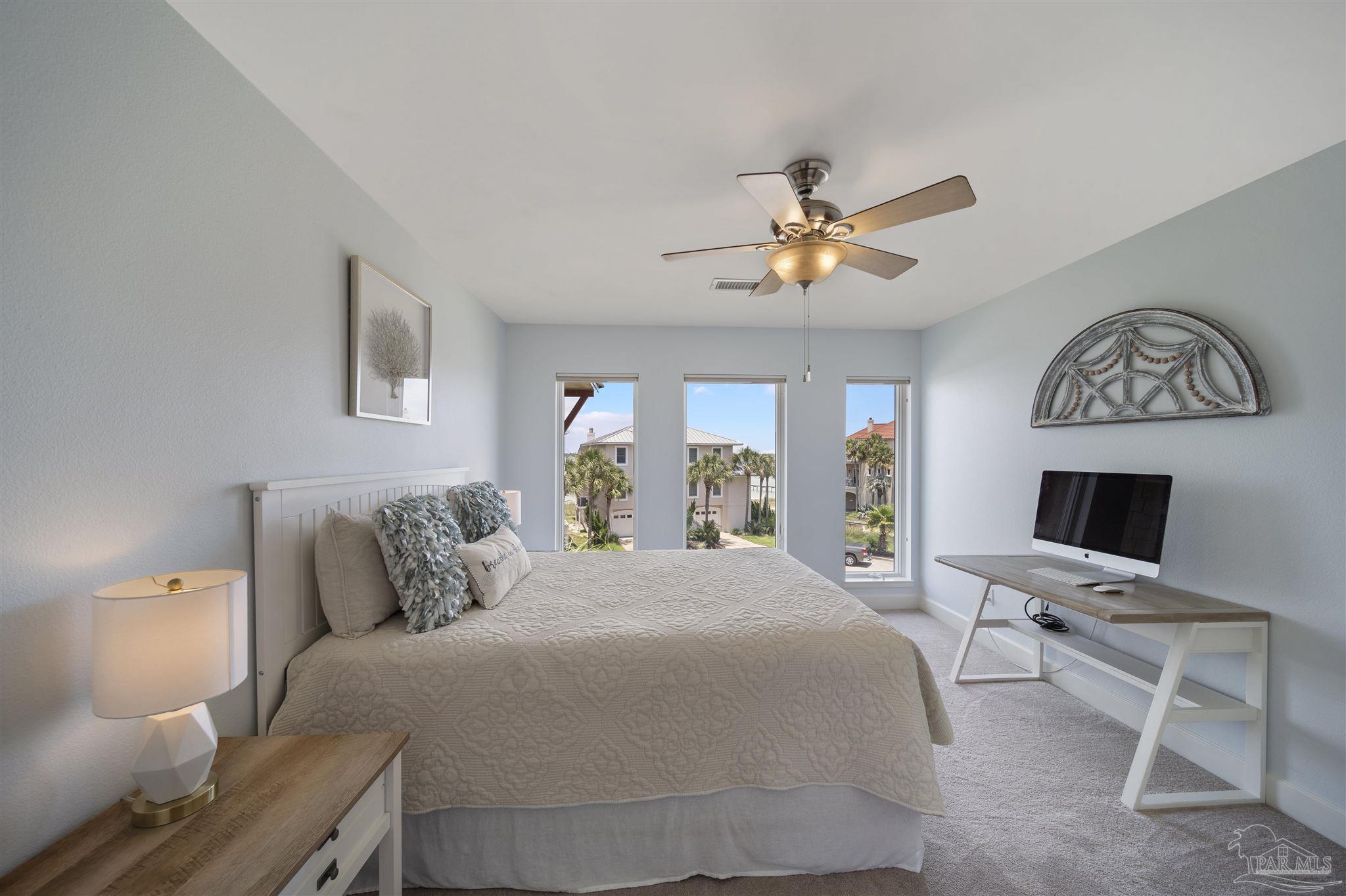 18 W Galvez Ct