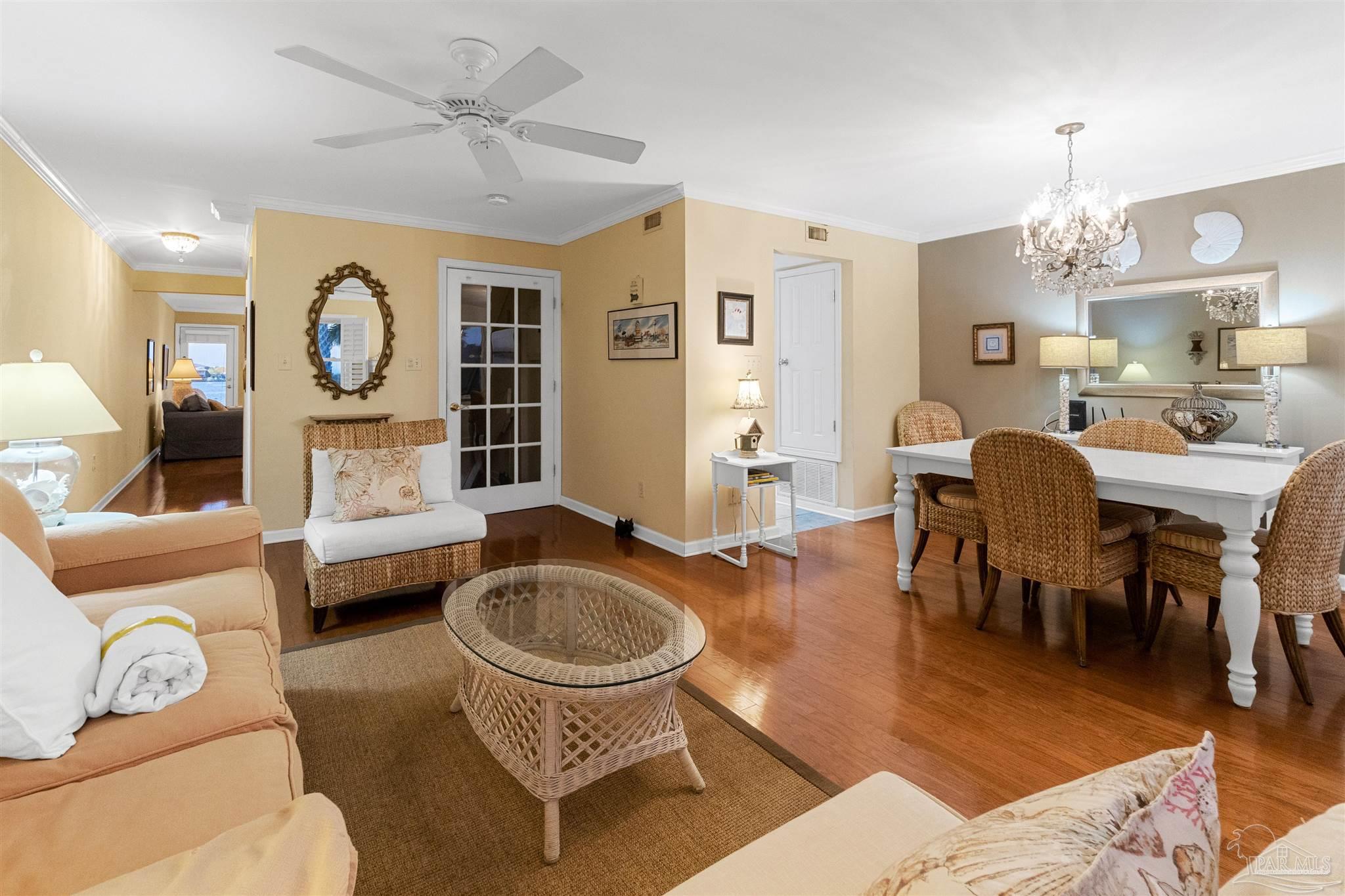 382 Ft Pickens Rd