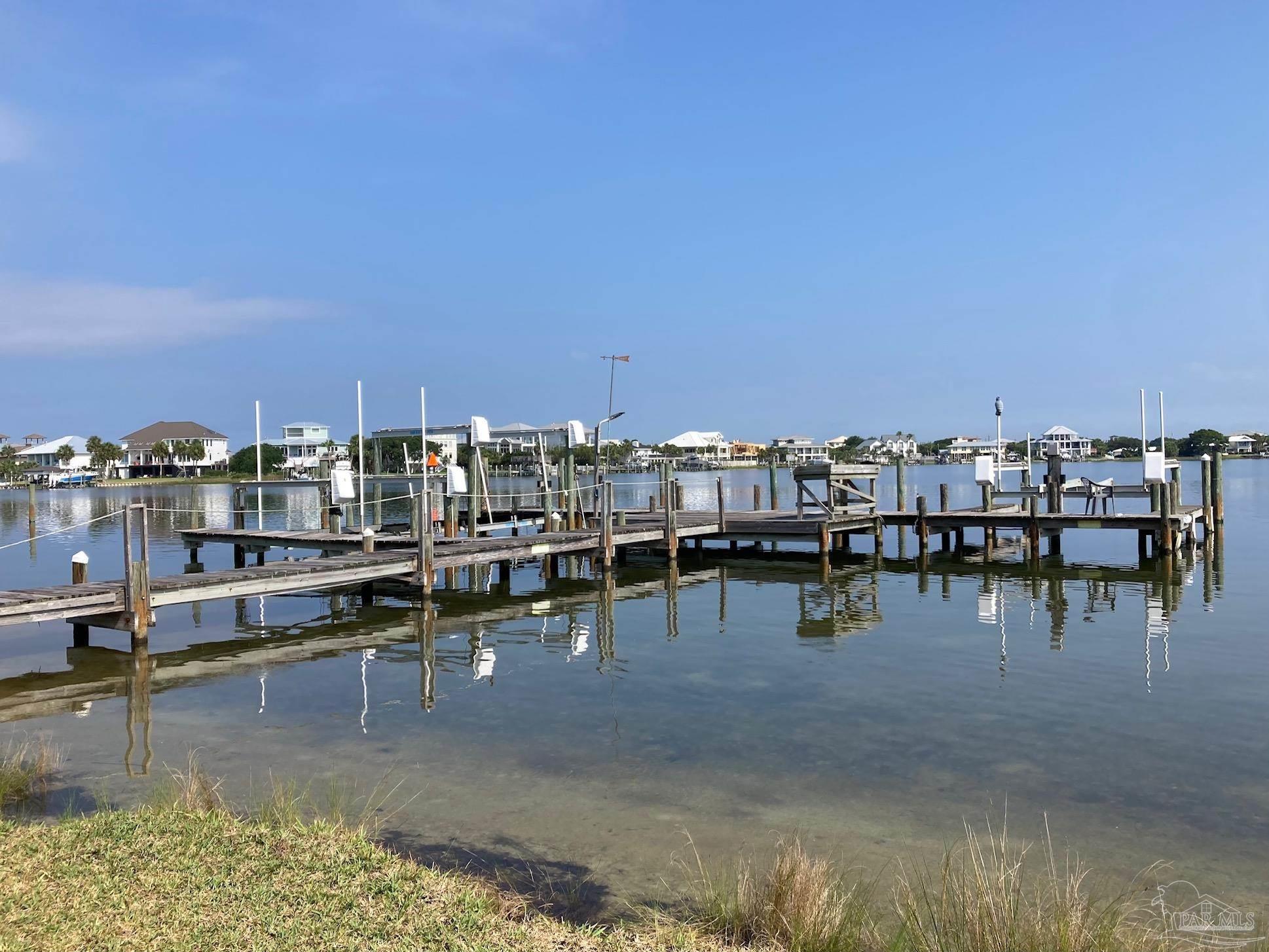 382 Ft Pickens Rd