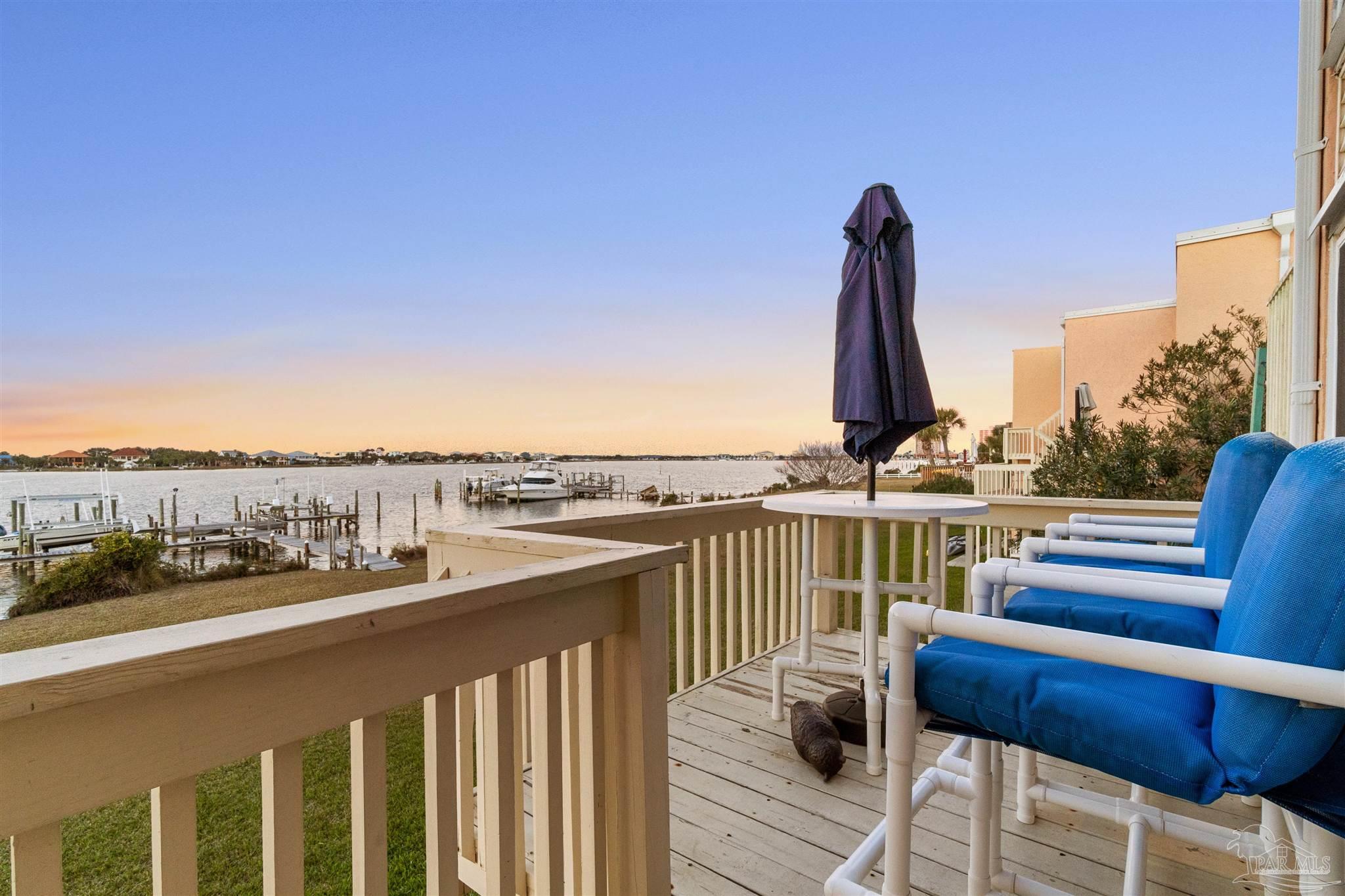 382 Ft Pickens Rd
