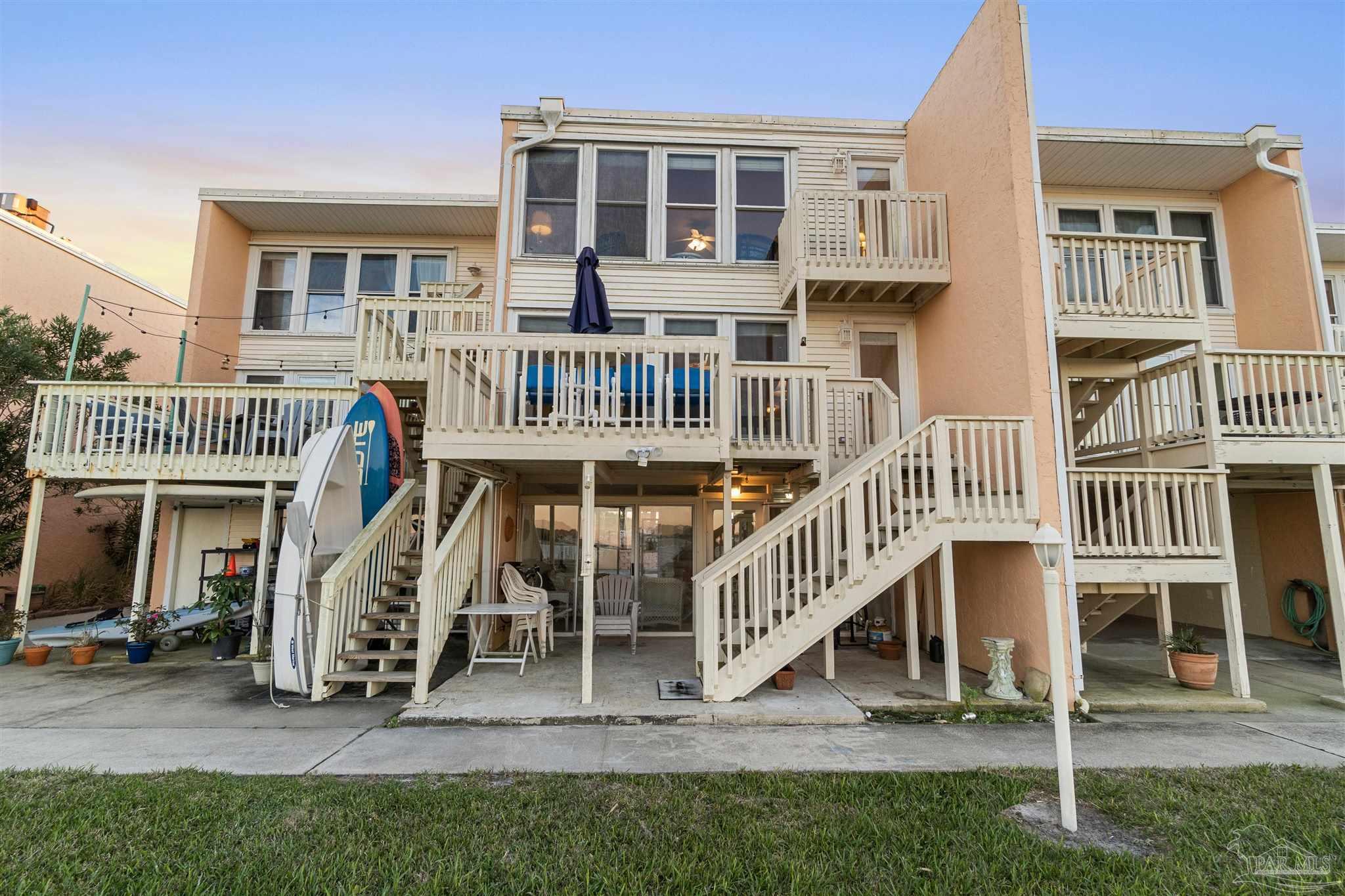 382 Ft Pickens Rd