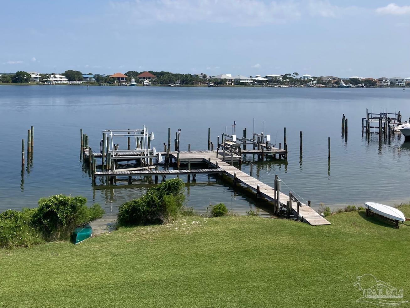 382 Ft Pickens Rd