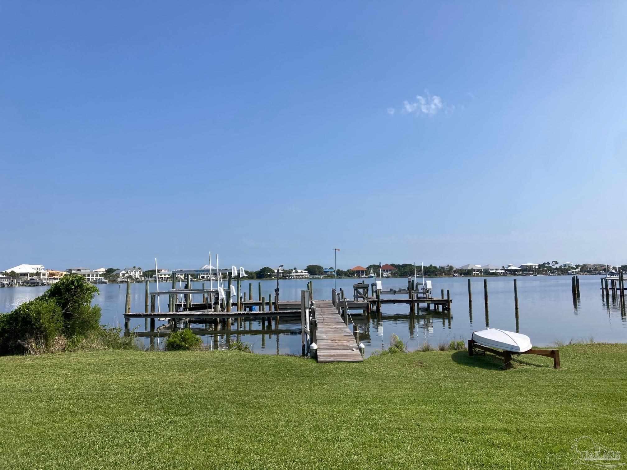 382 Ft Pickens Rd