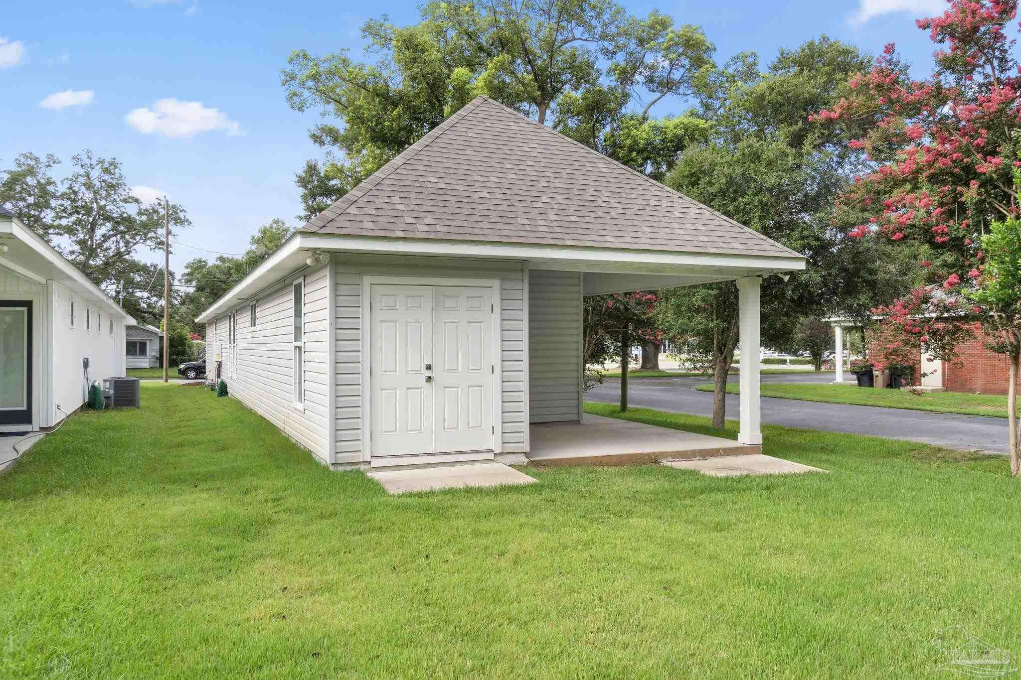 2122 W Gregory St