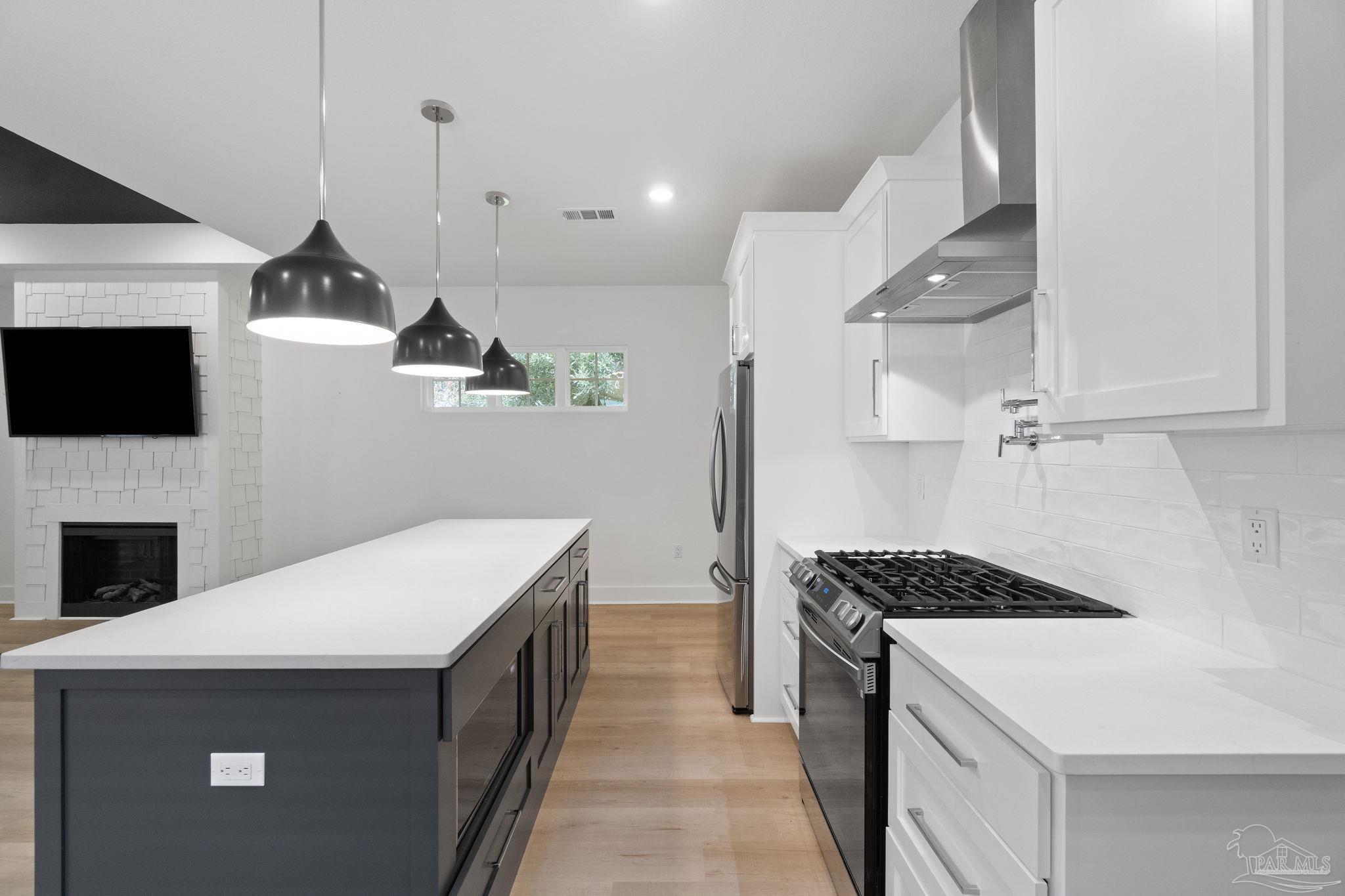 2122 W Gregory St