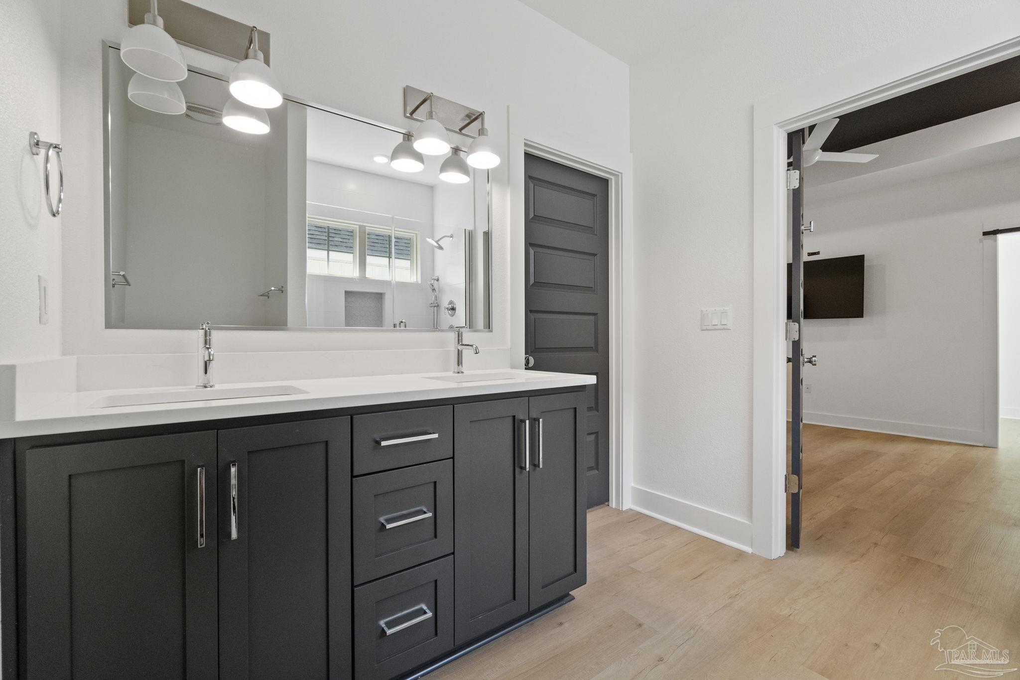 2122 W Gregory St