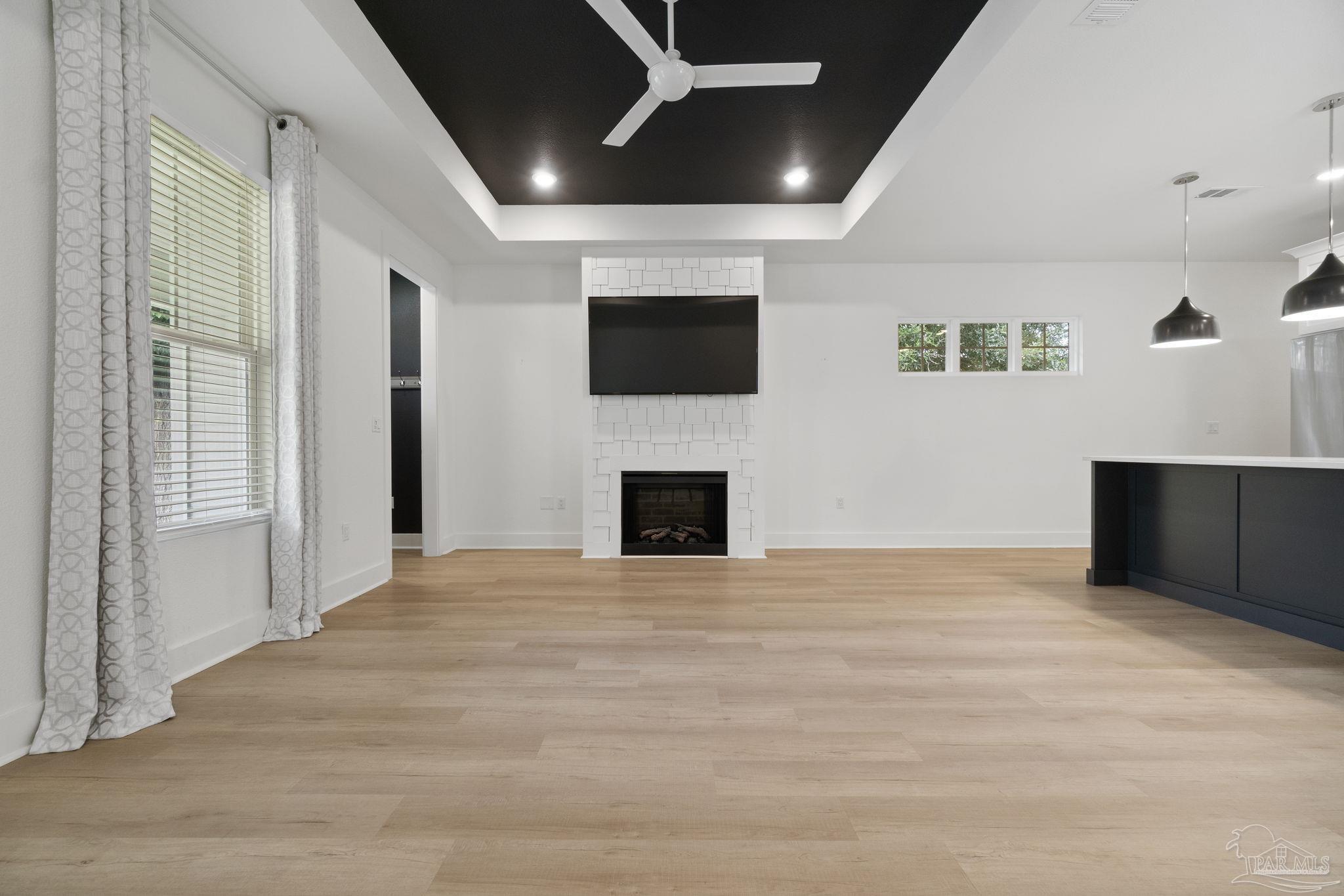 2122 W Gregory St