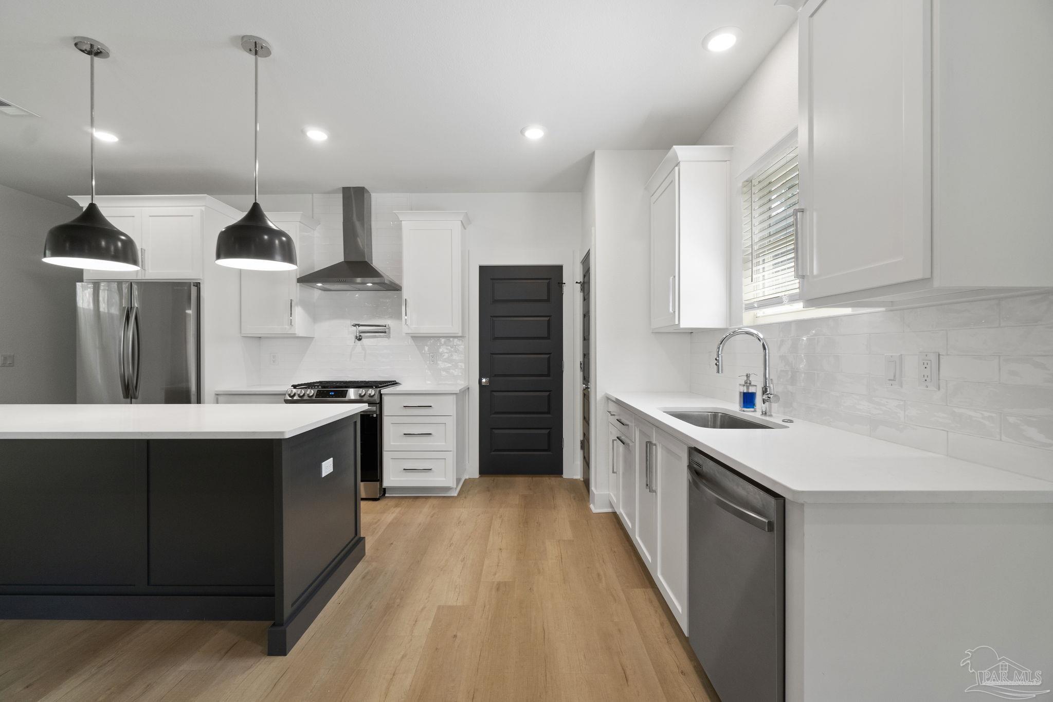 2122 W Gregory St