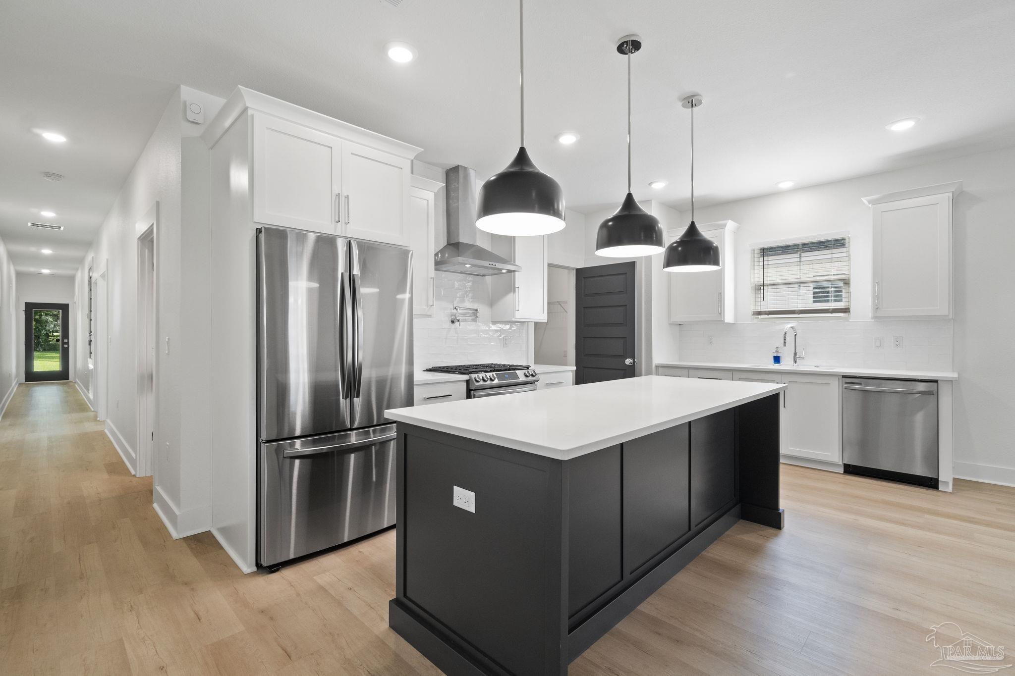 2122 W Gregory St