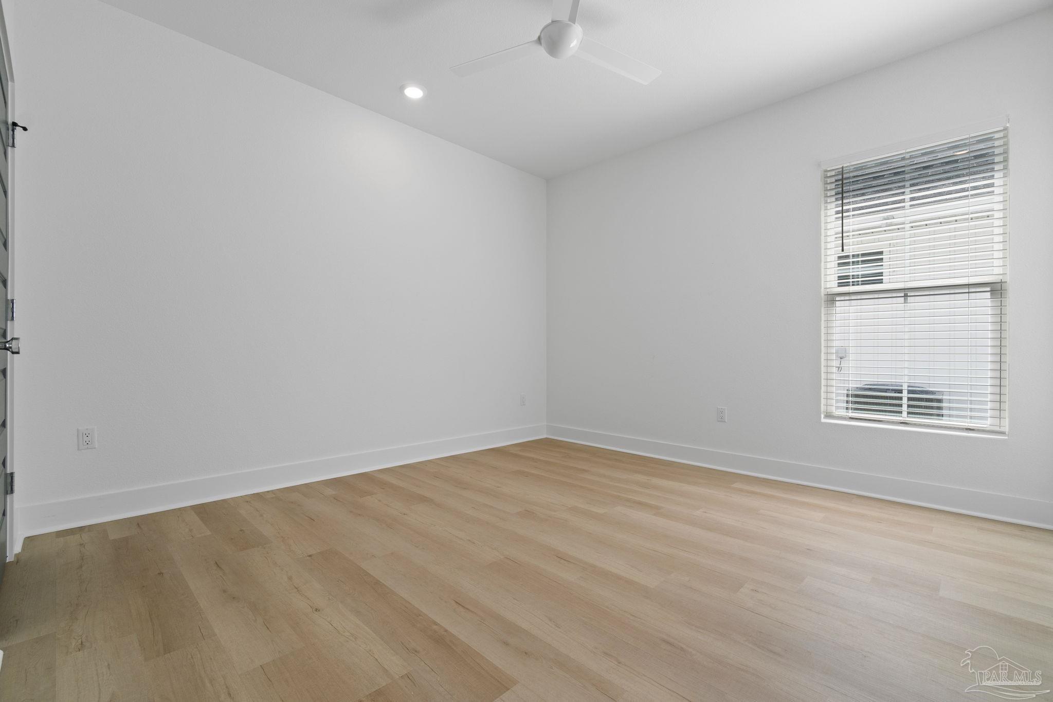 2122 W Gregory St