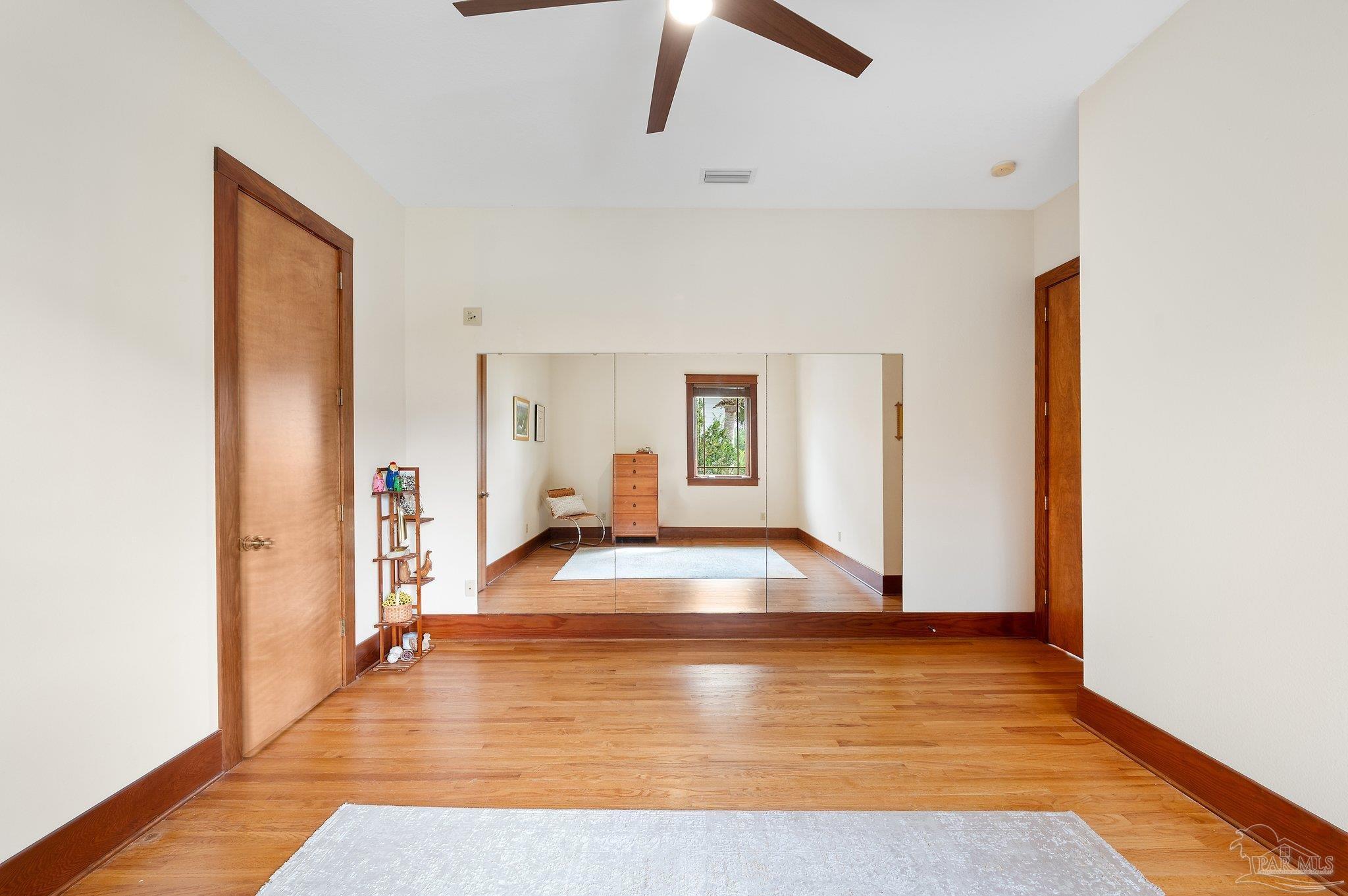 324 Deer Point Dr