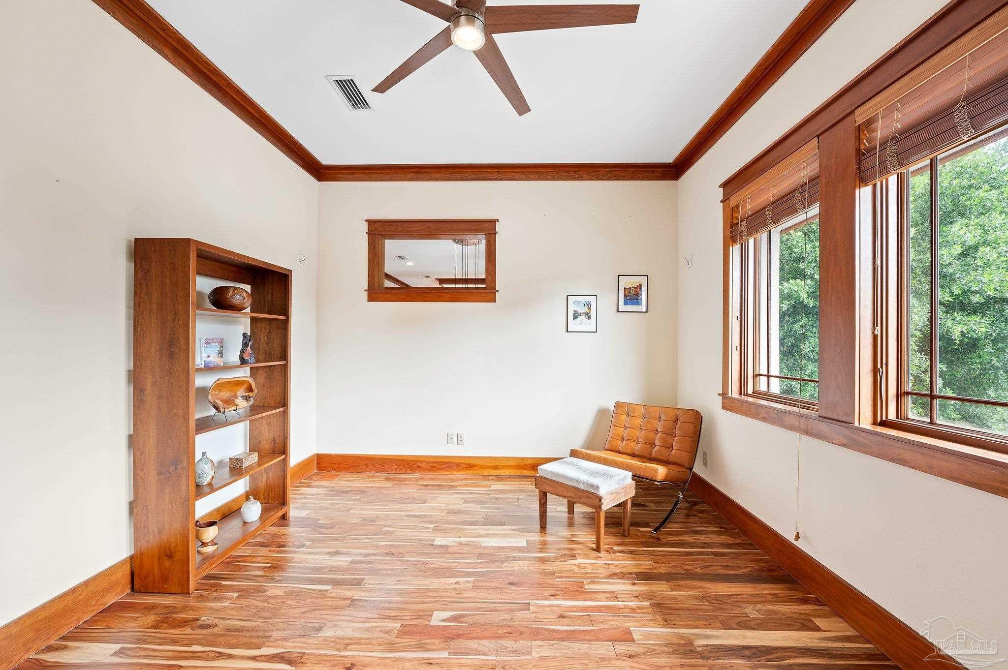 324 Deer Point Dr
