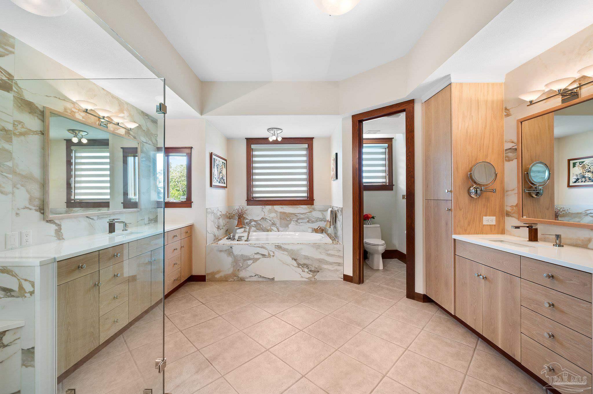 324 Deer Point Dr