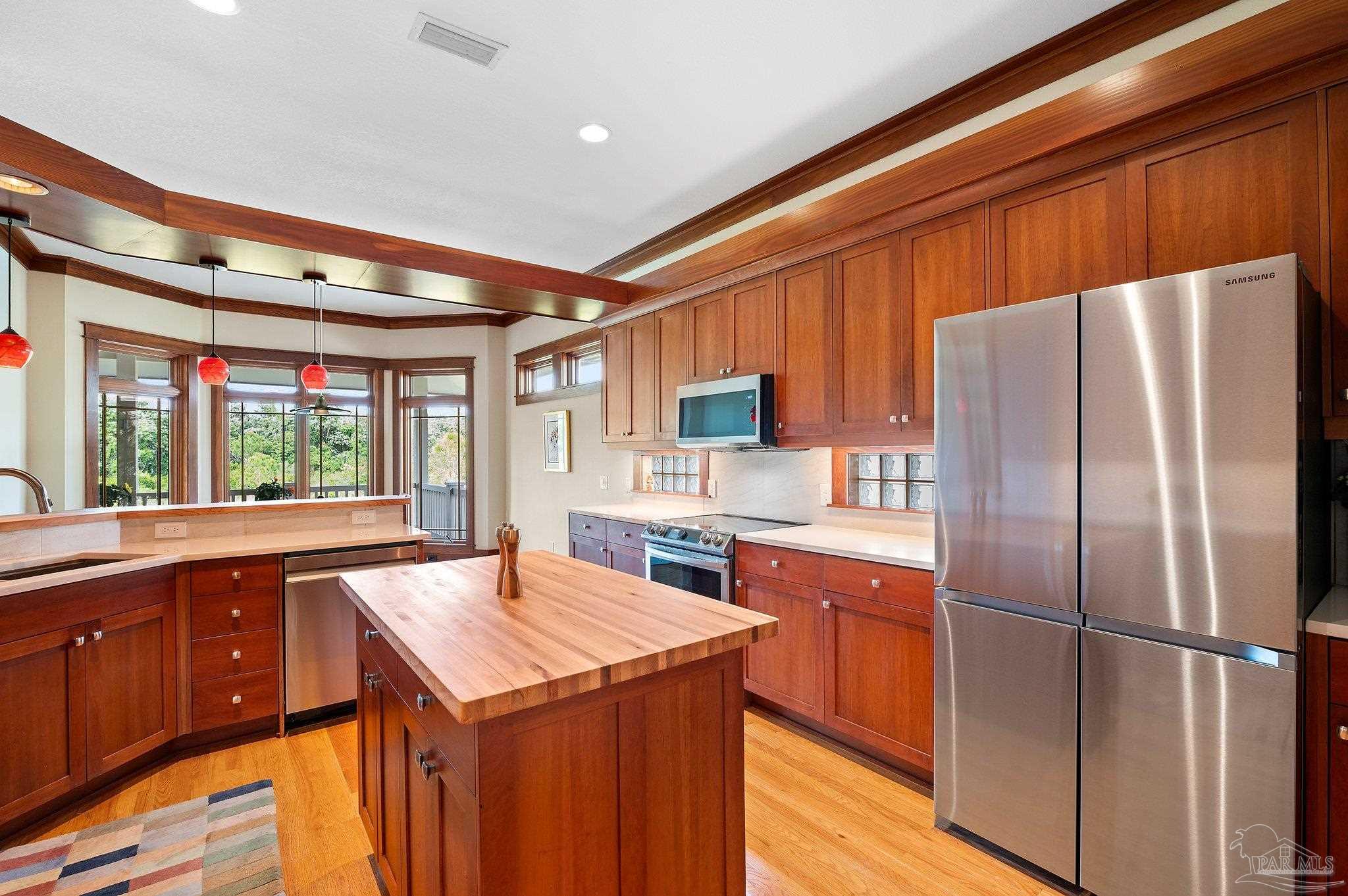 324 Deer Point Dr