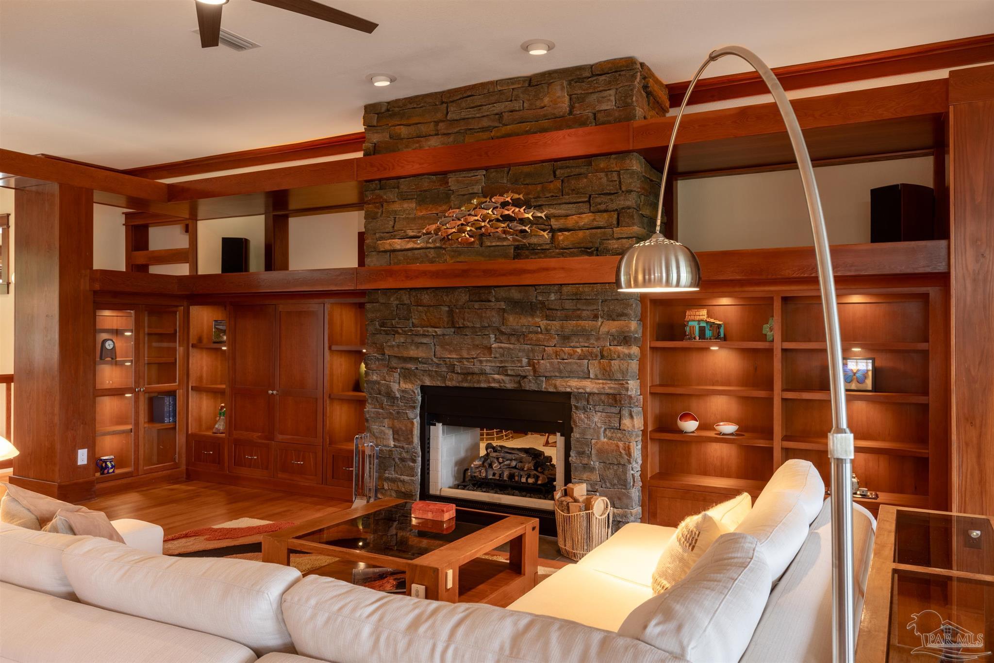 324 Deer Point Dr