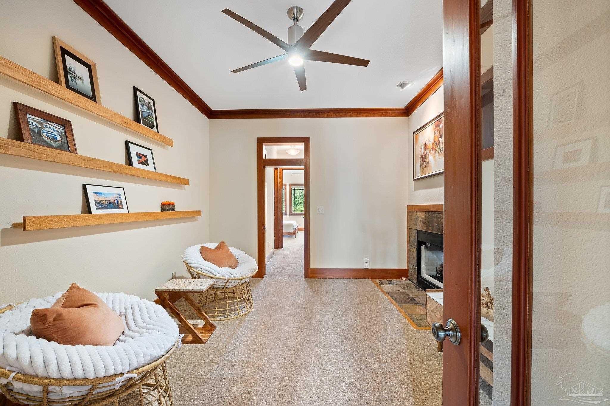 324 Deer Point Dr