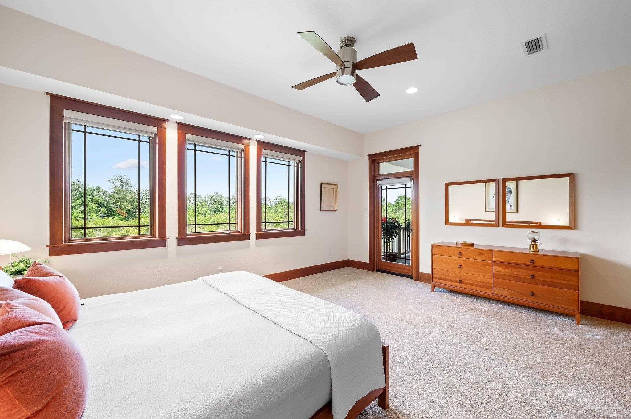 324 Deer Point Dr