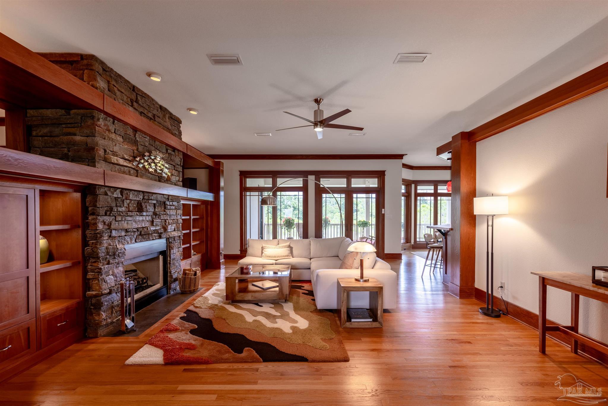 324 Deer Point Dr