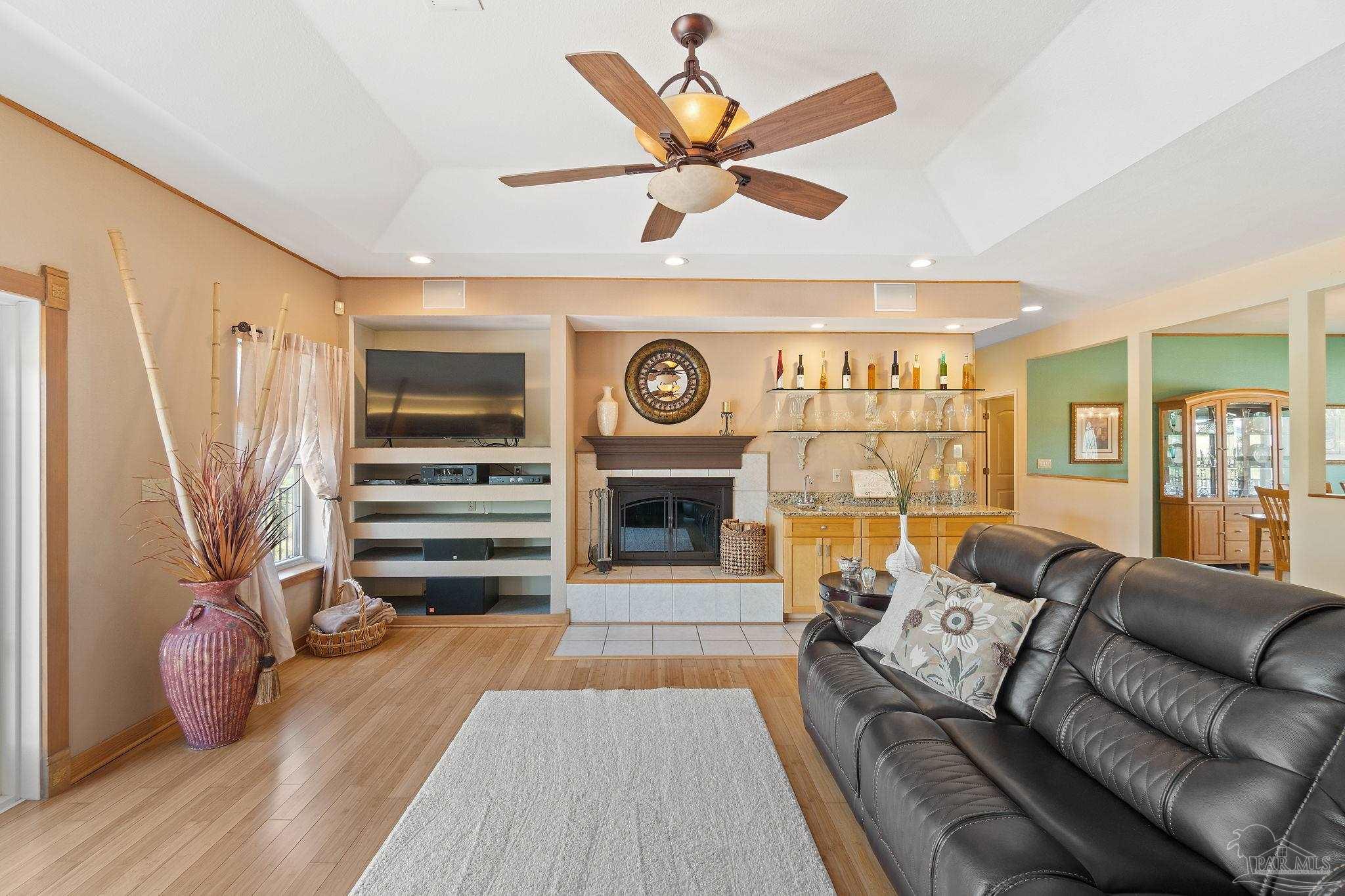 408 Deer Point Dr