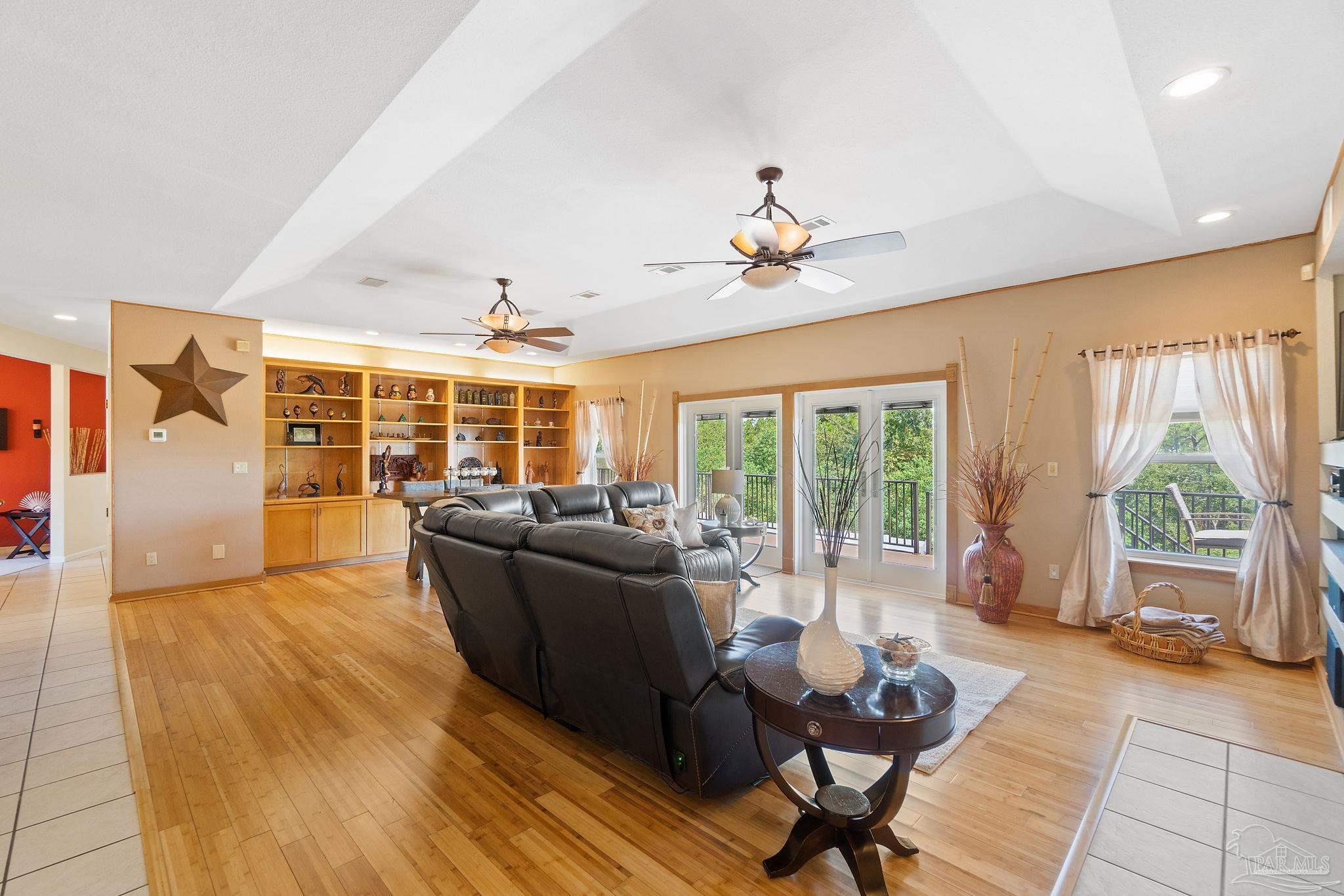 408 Deer Point Dr