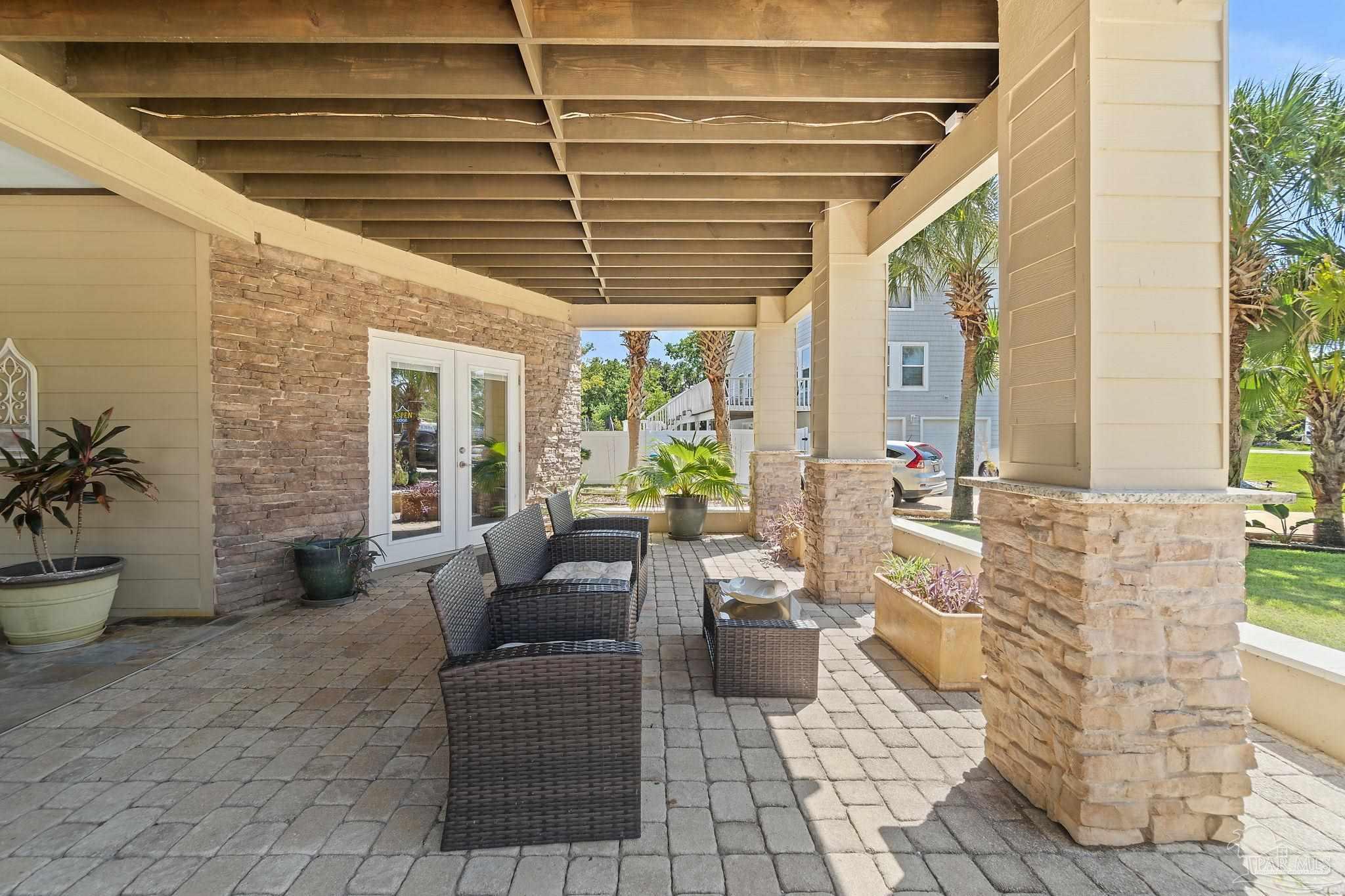 408 Deer Point Dr
