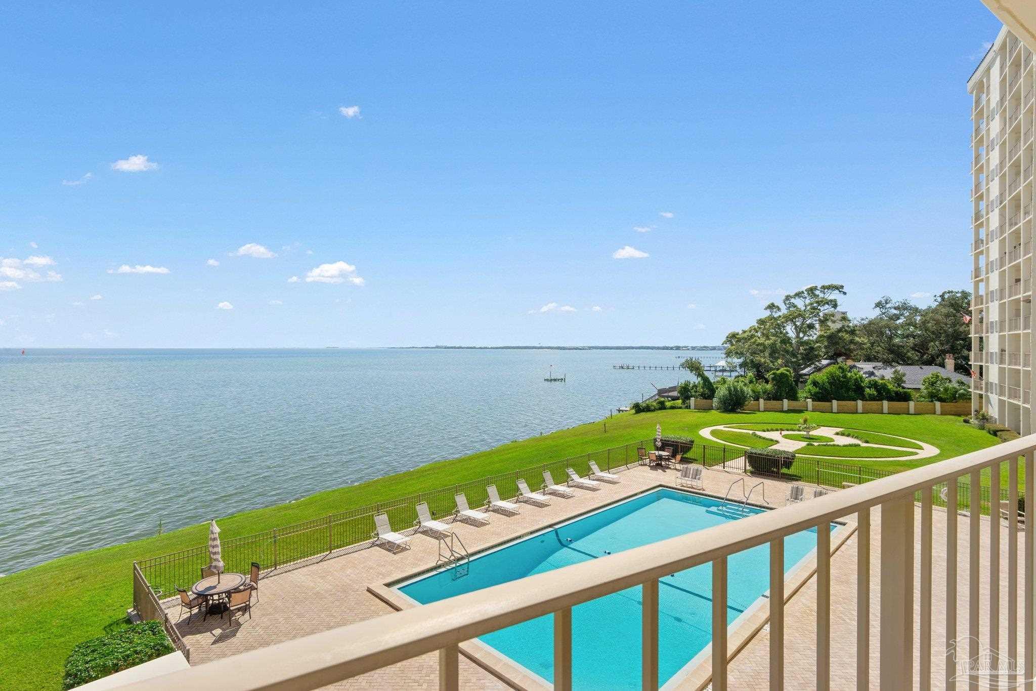 615 Bayshore Dr # 302