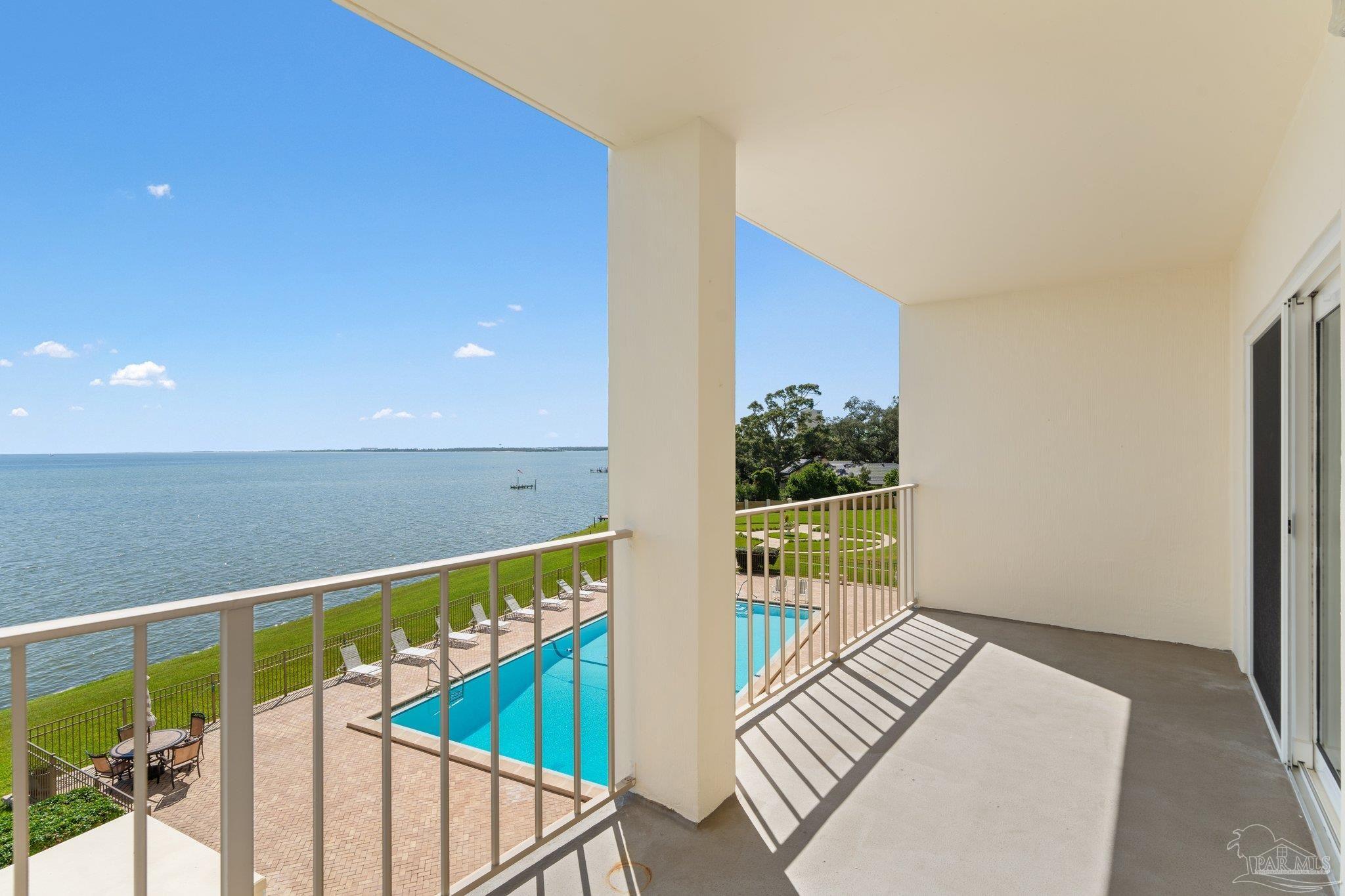 615 Bayshore Dr # 302