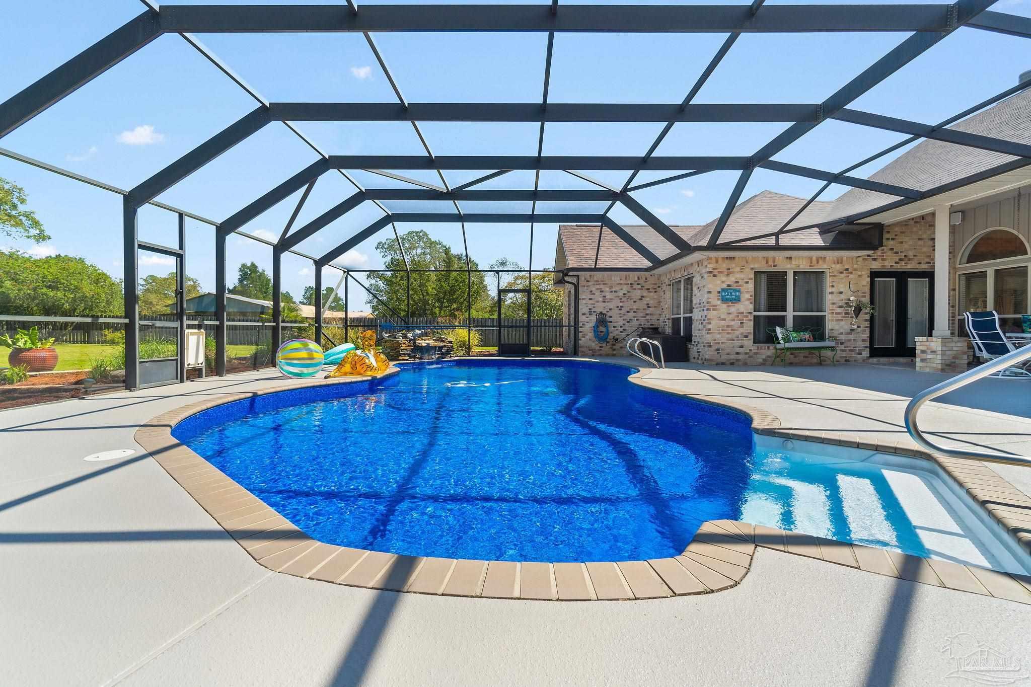 2710 Sandicrest Dr
