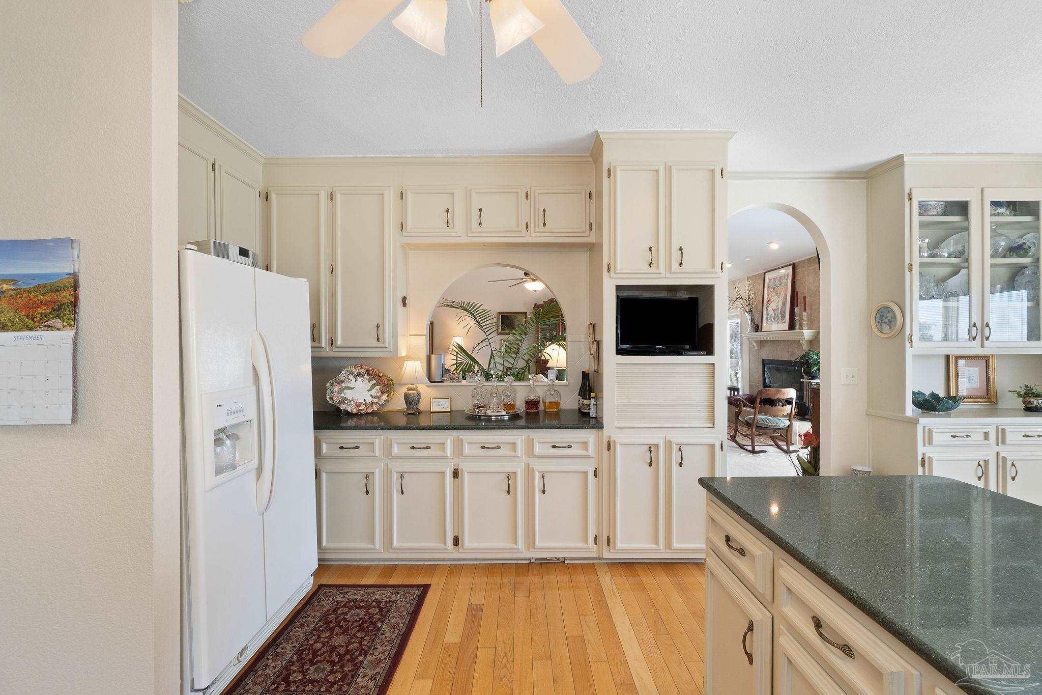 1127 Soundview Trl